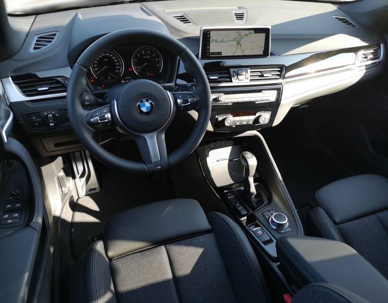 BMW X1 xDrive25e M SPORT Navi LED AHK DrivingAssPlus