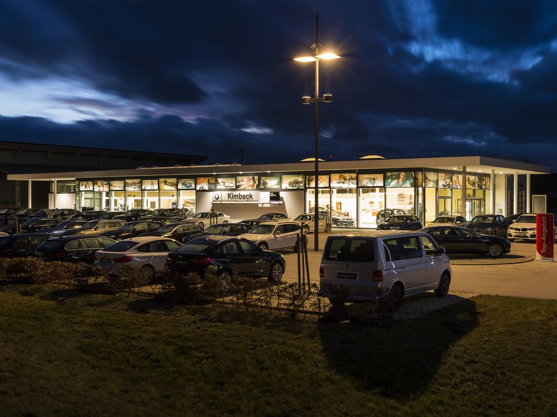Autohaus BMW Kimbeck (Nachtaufnahme) 