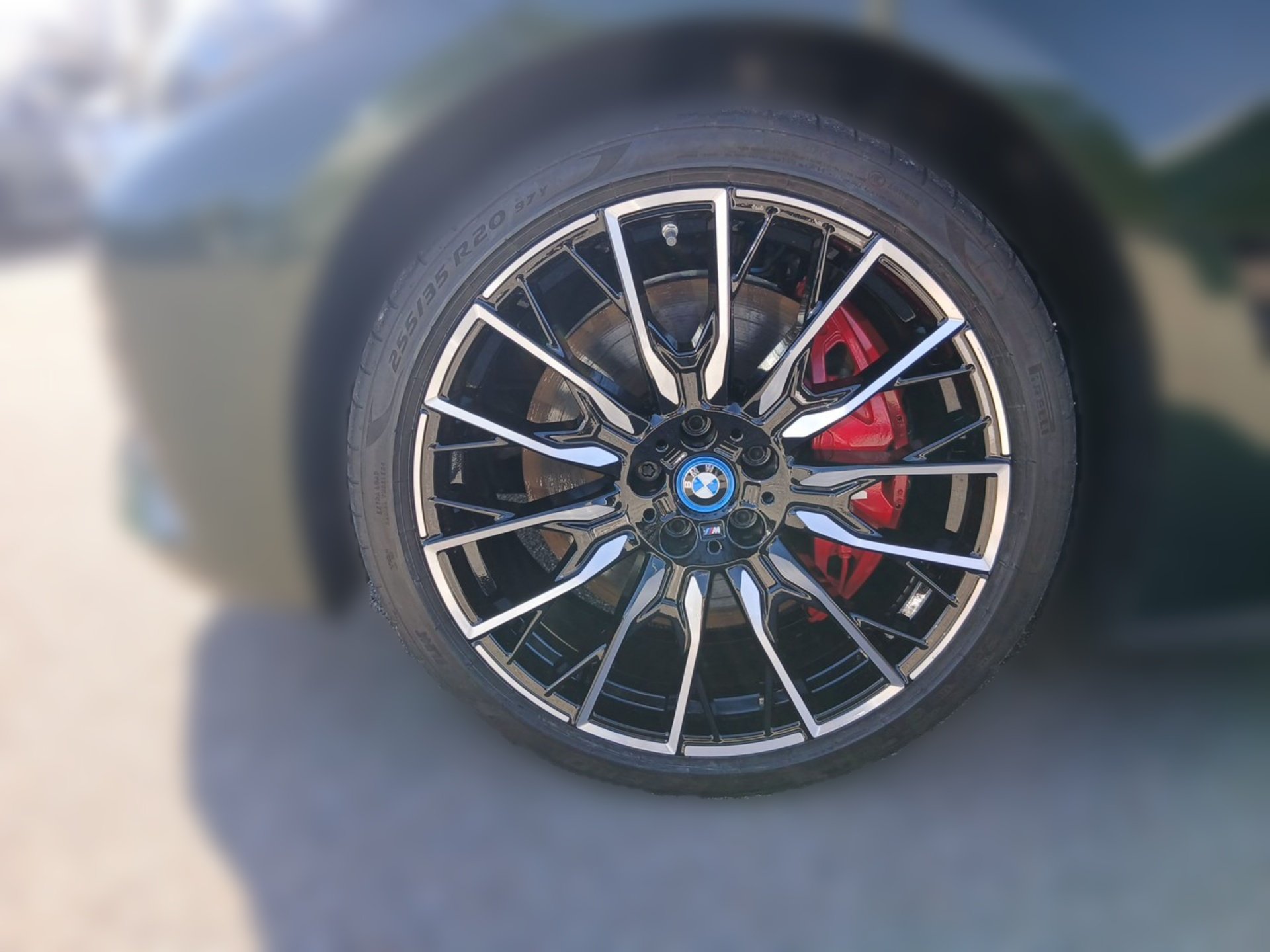 BMW i4 M50 Gran Coupé M SPORT M Carbon Exterieur H&K i4 M50 Gran Coupé M SPORT M Carbon Exterieur H&K (Bild 3)