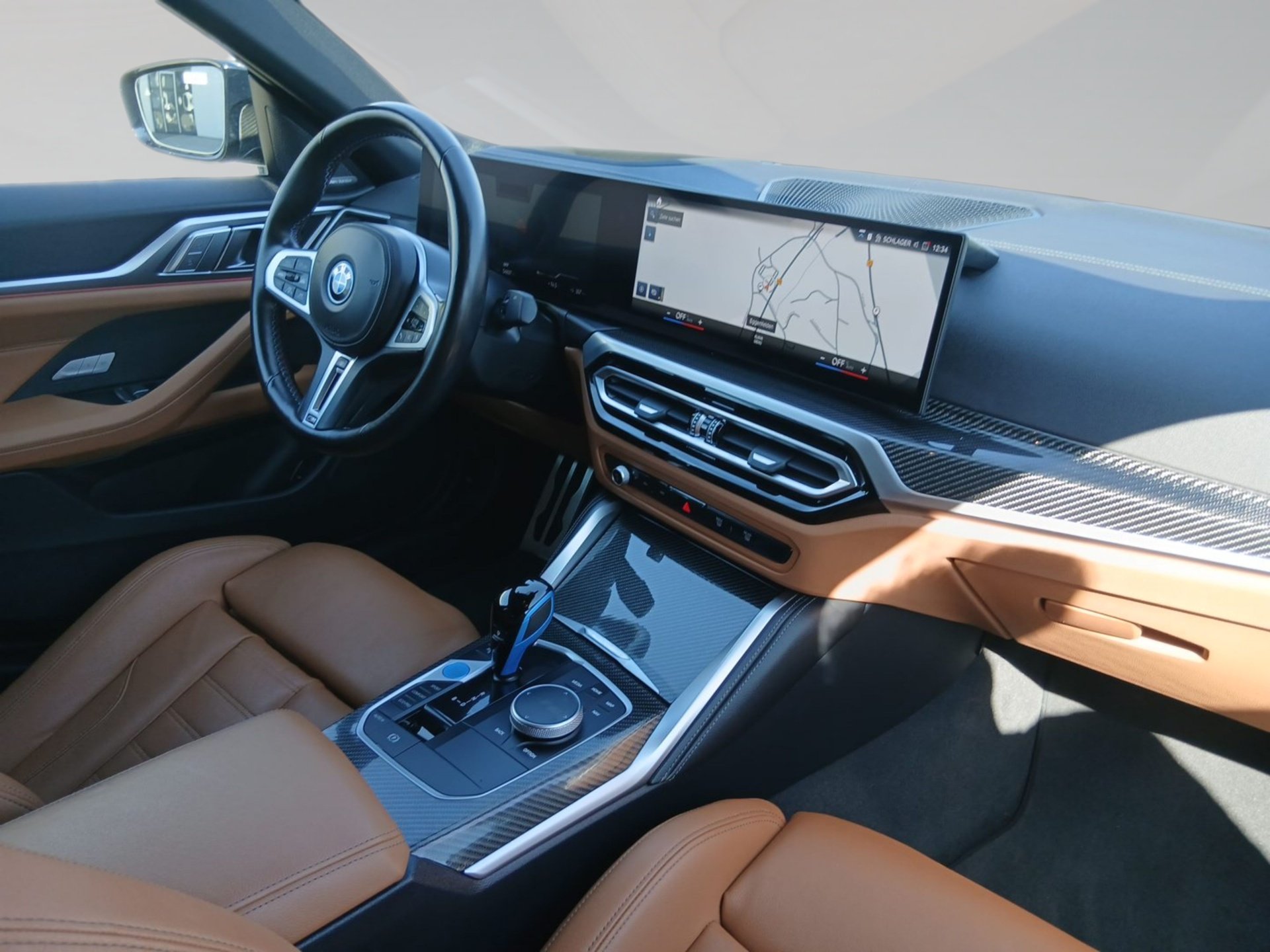 BMW i4 M50 Gran Coupé M SPORT M Carbon Exterieur H&K i4 M50 Gran Coupé M SPORT M Carbon Exterieur H&K (Bild 5)