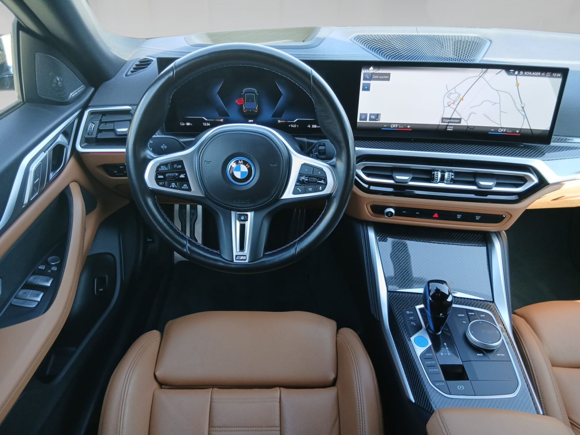 BMW i4 M50 Gran Coupé M SPORT M Carbon Exterieur H&K i4 M50 Gran Coupé M SPORT M Carbon Exterieur H&K (Bild 6)