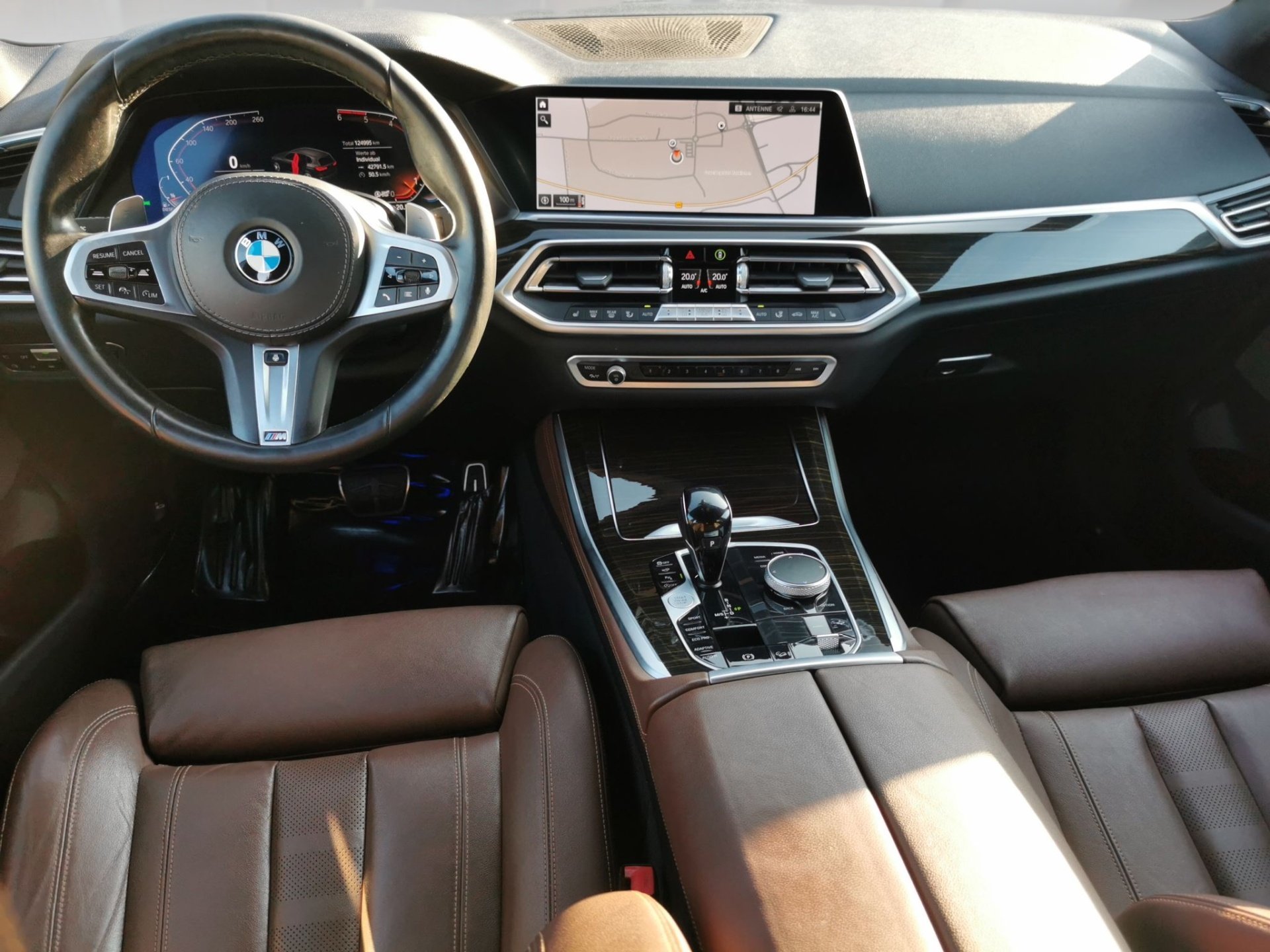 Bild 6 BMW X5 xDrive30d M SPORT Luftfederung Standhzg SoftCl