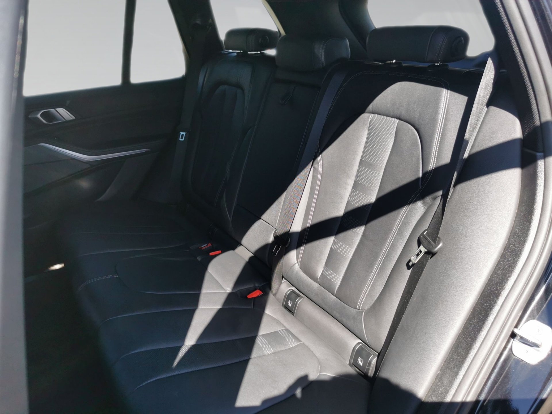 Bild 7 BMW X5 xDrive30d M SPORT HeadUp SoftClose Gestik AHK