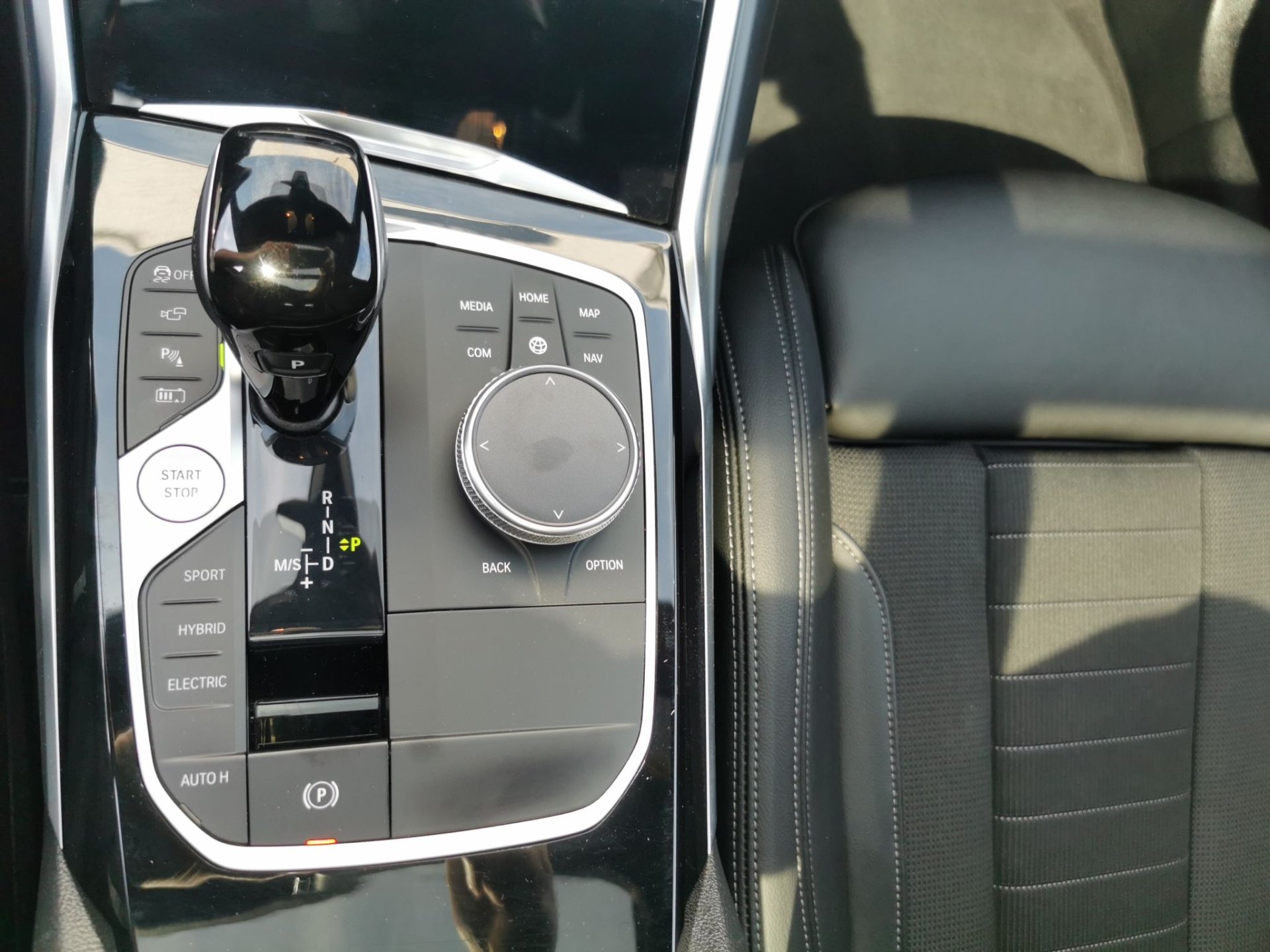 Bild 12 BMW 320e Touring Sport Line Laser ACC 360° Pano HiFi