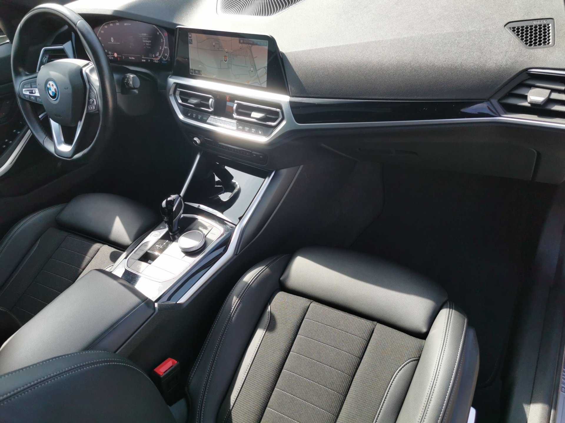 Bild 5 BMW 320e Touring Sport Line Laser ACC 360° Pano HiFi
