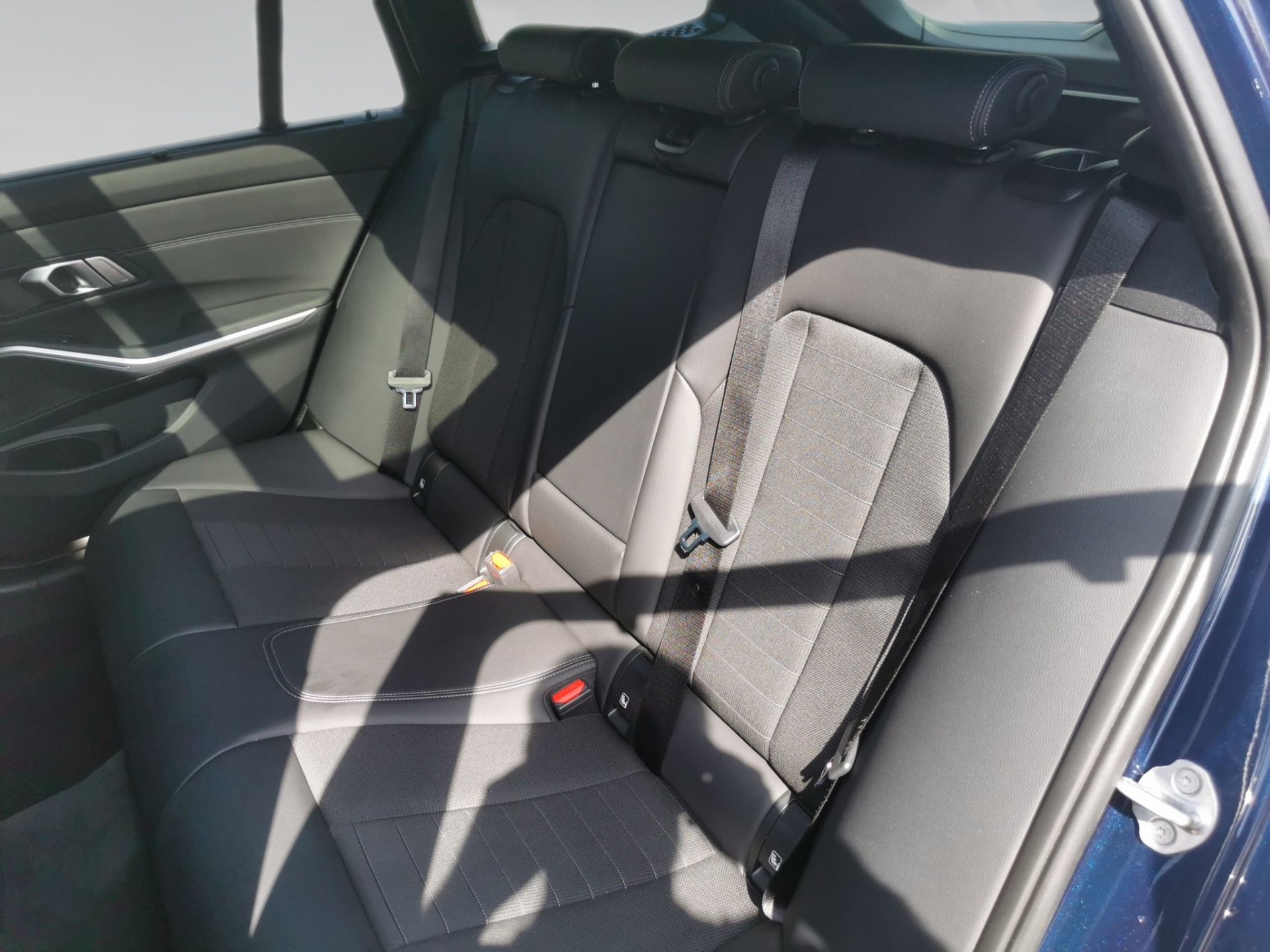 Bild 7 BMW 320e Touring Sport Line Laser ACC 360° Pano HiFi