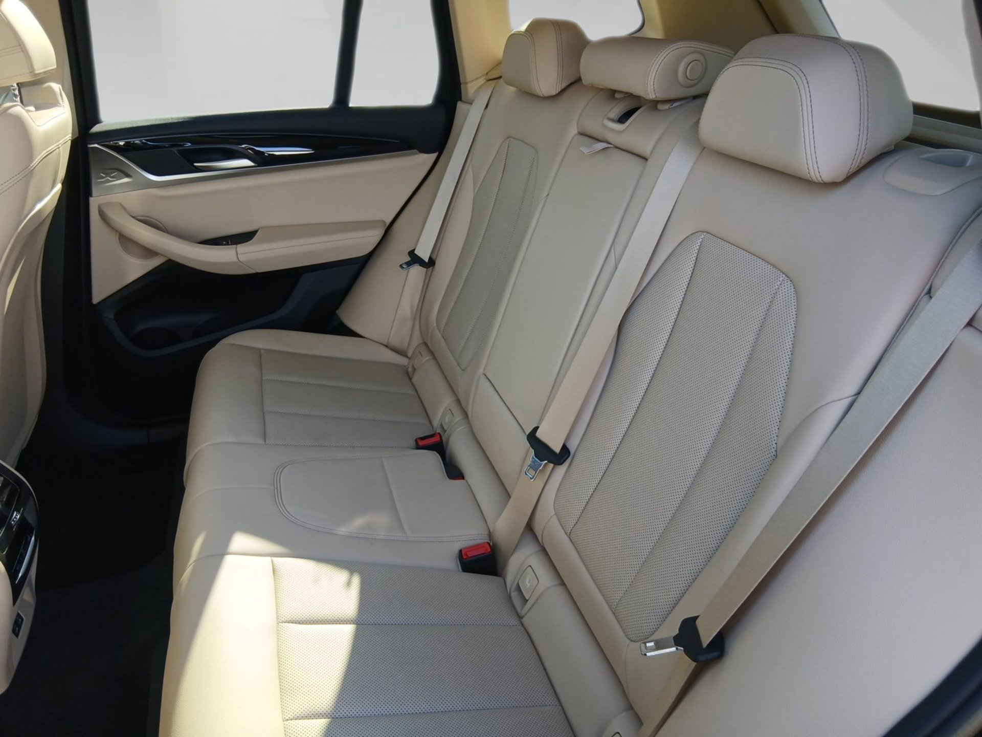Bild 7 BMW X3 xDrive30e LED DrivingAss ParkAss HeadUp AHK