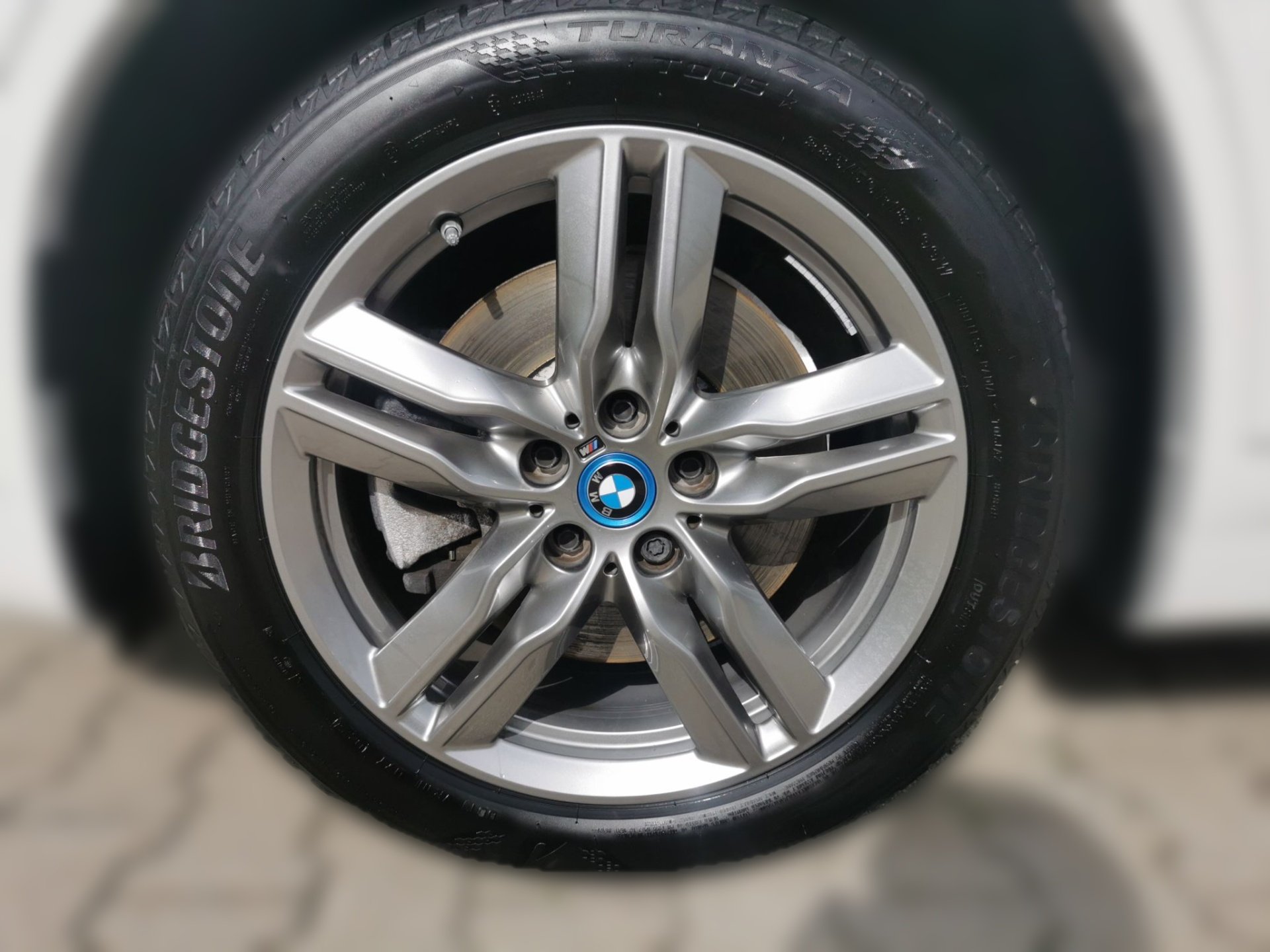 Bild 3 BMW X1 xDrive25e M SPORT LED ACC AHK ParkAss KeyLess