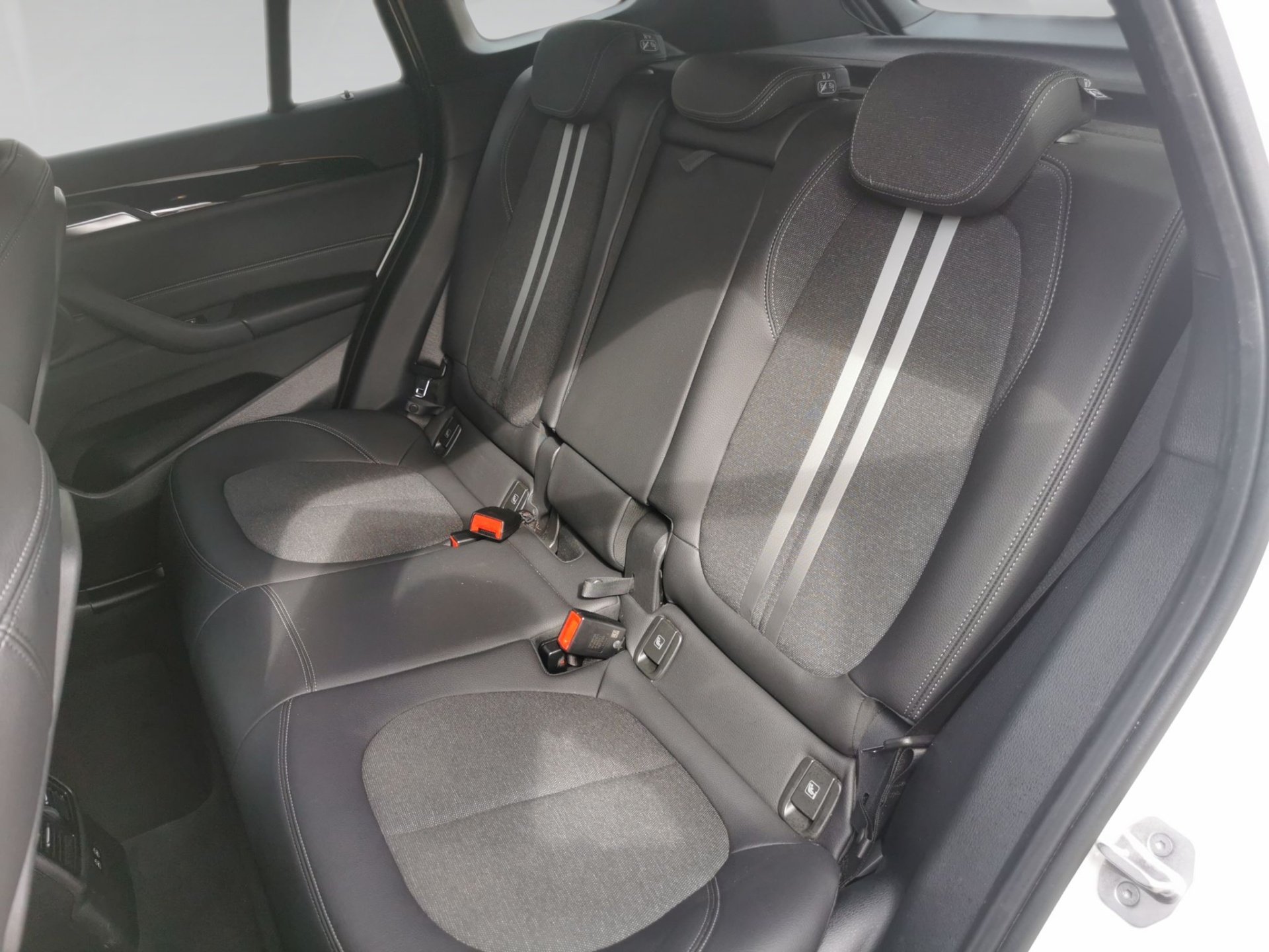 Bild 7 BMW X1 xDrive25e M SPORT LED ACC AHK ParkAss KeyLess