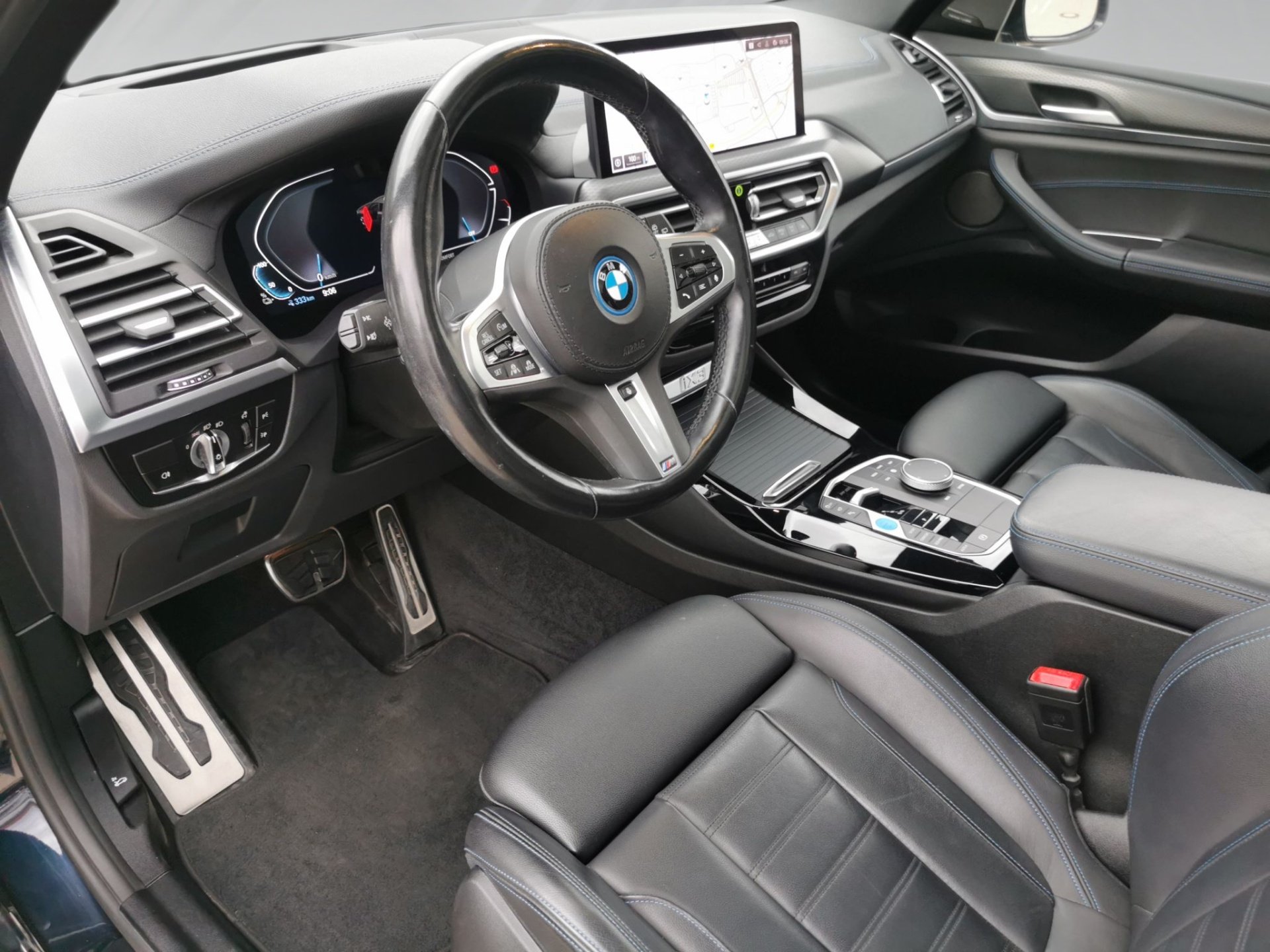 Bild 4 BMW iX3 Impressive LED HeadUp ACC 360° Pano AHK KeyL