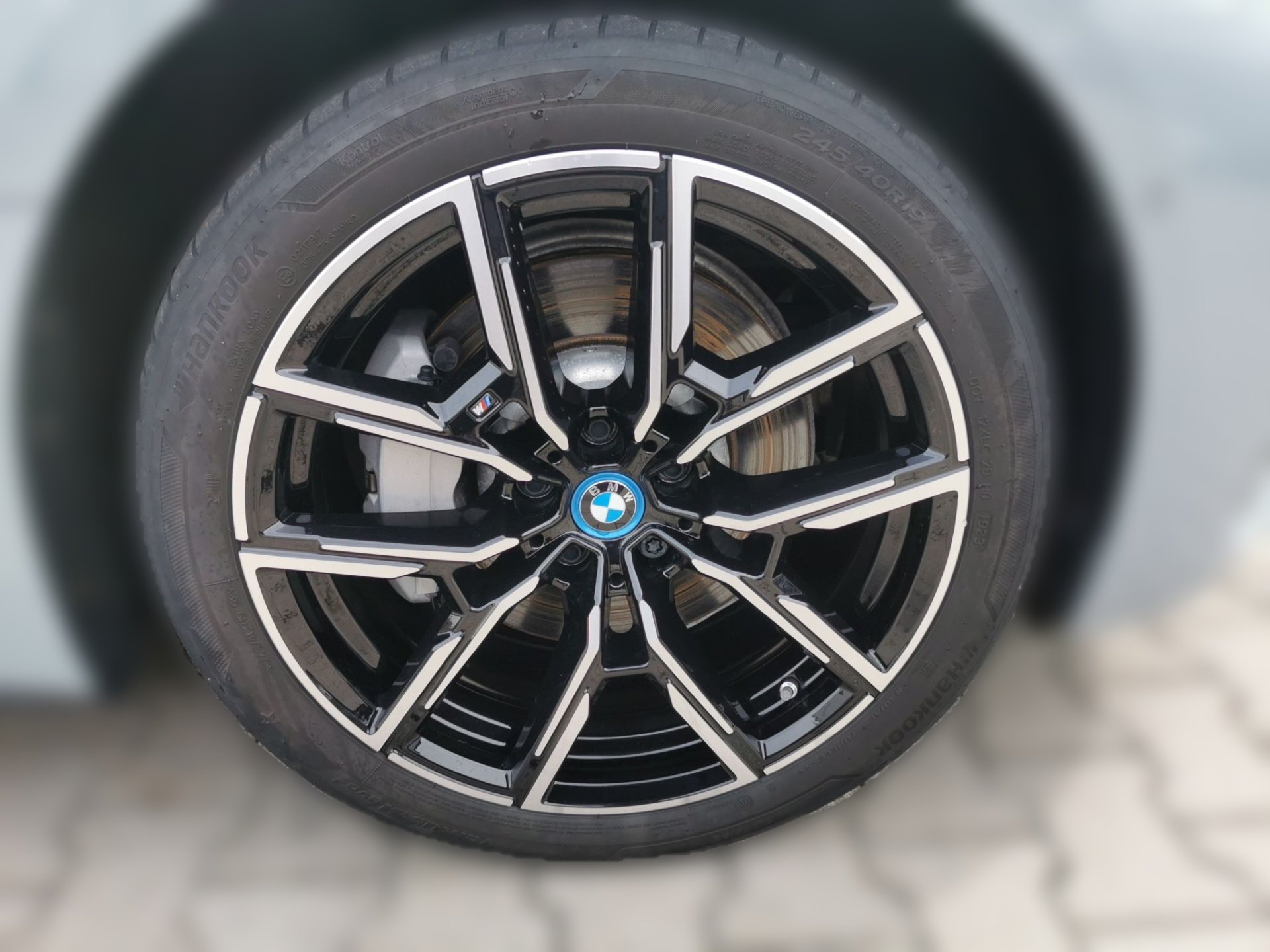 Bild 3 BMW i4 eDrive40 Gran Coupé M SPORT ParkingAss Lenkhzg