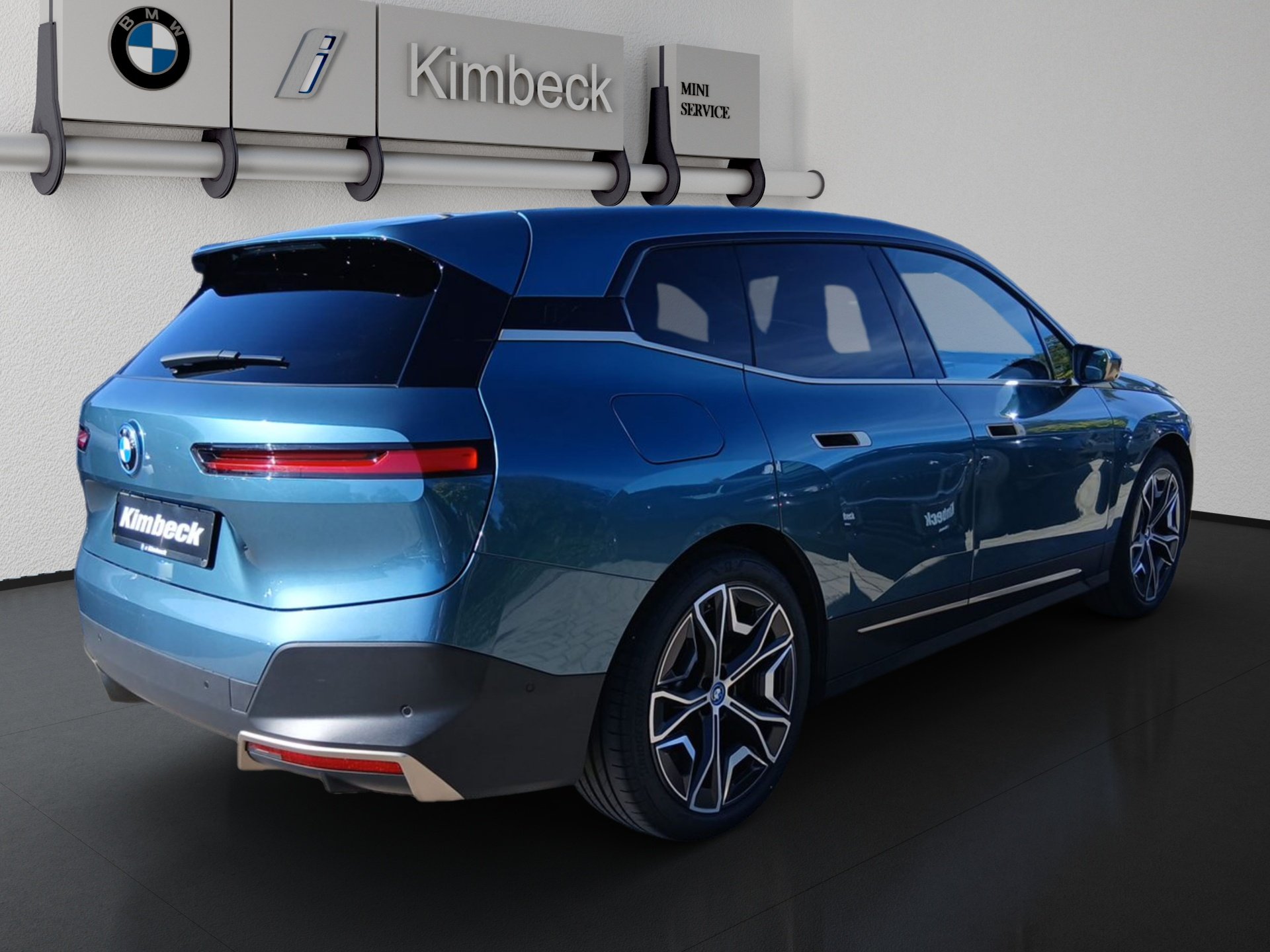 Bild 2 BMW iX xDrive50 Sitzbelüft Gestik Pano Laser SoftClos