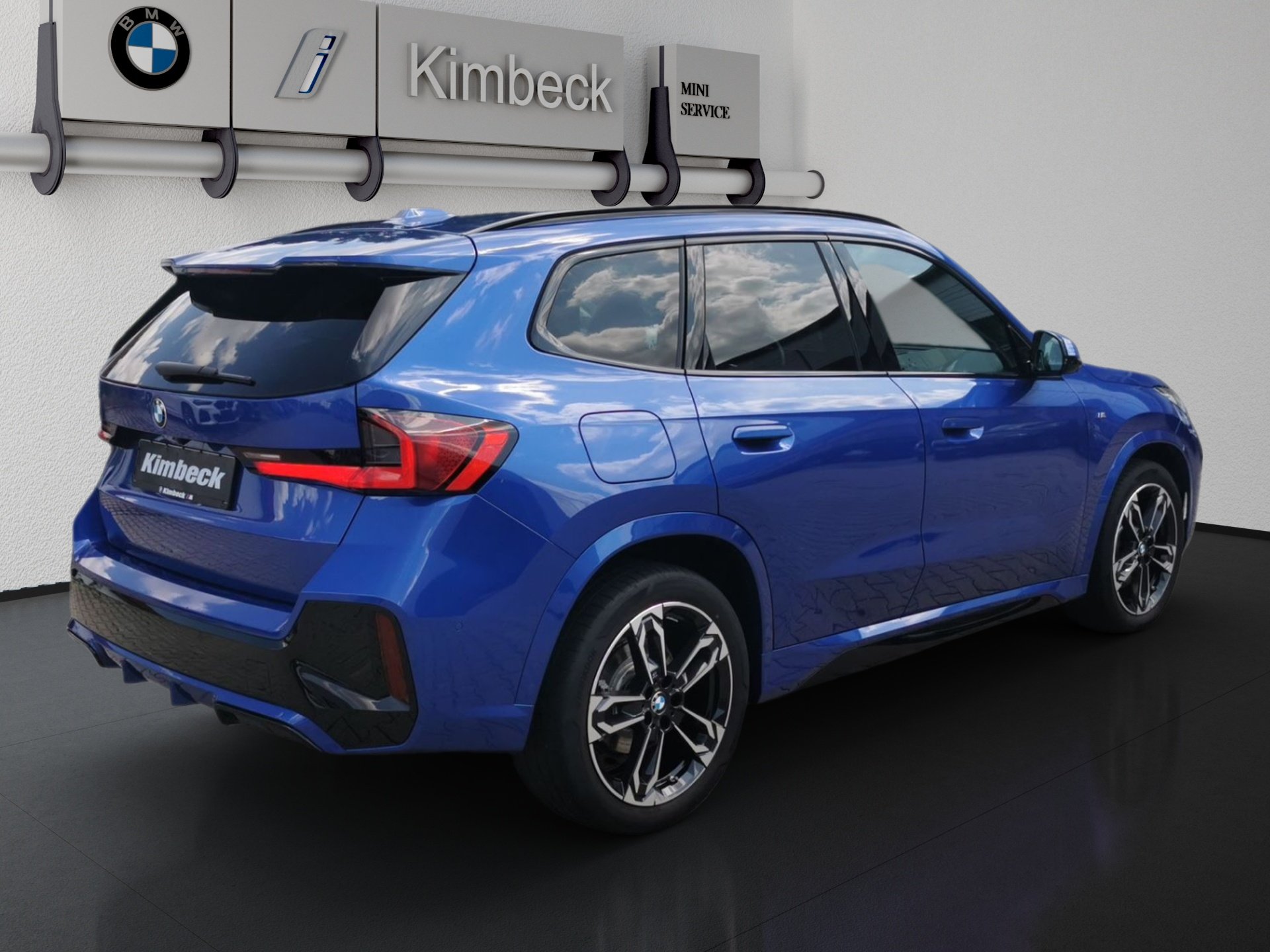 BMW X1 X1 xDrive23i M SPORT LED AHK Pano DrivingAss 360° (Bild 2)