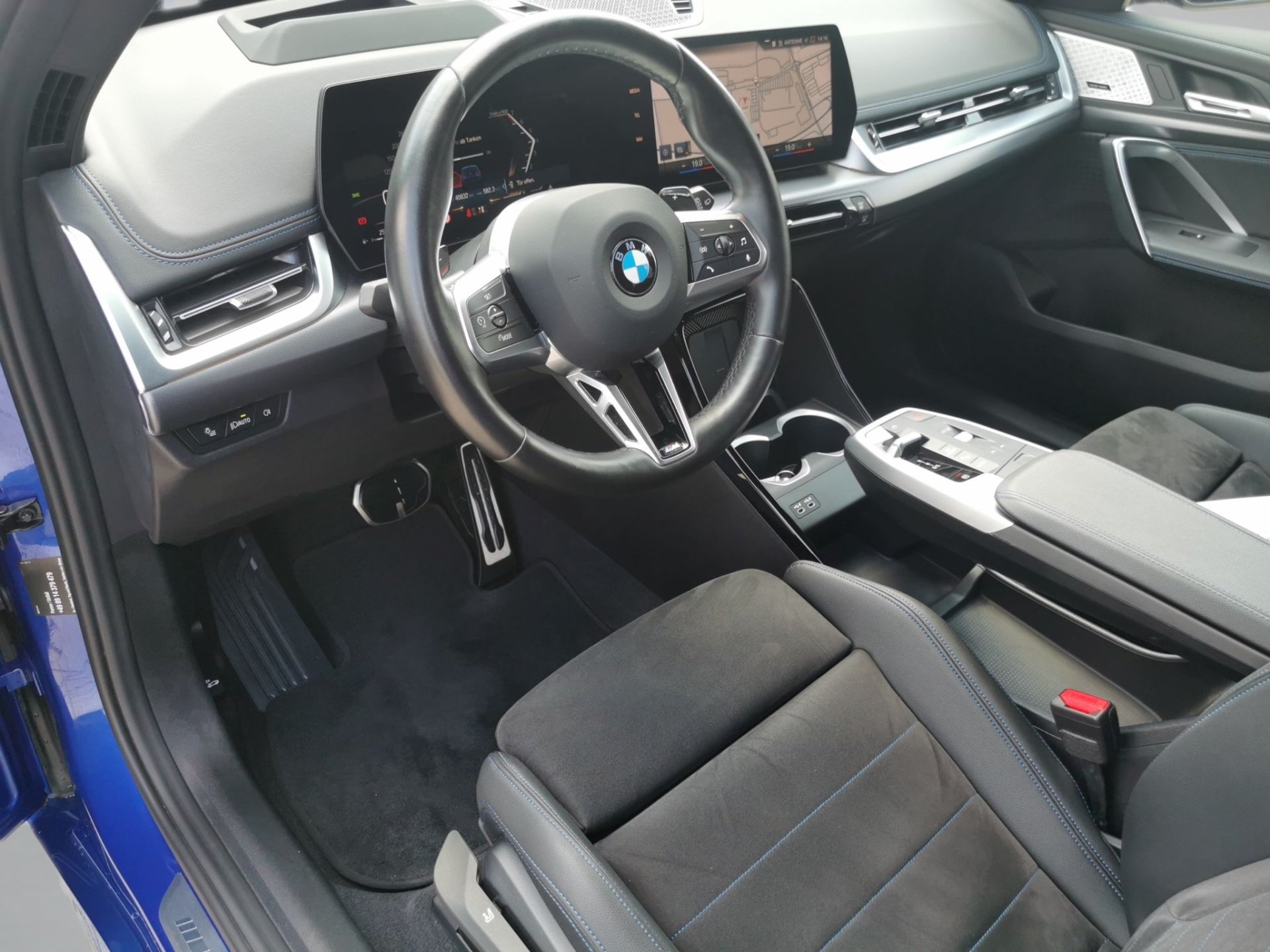 BMW X1 X1 xDrive23i M SPORT LED AHK Pano DrivingAss 360° (Bild 4)