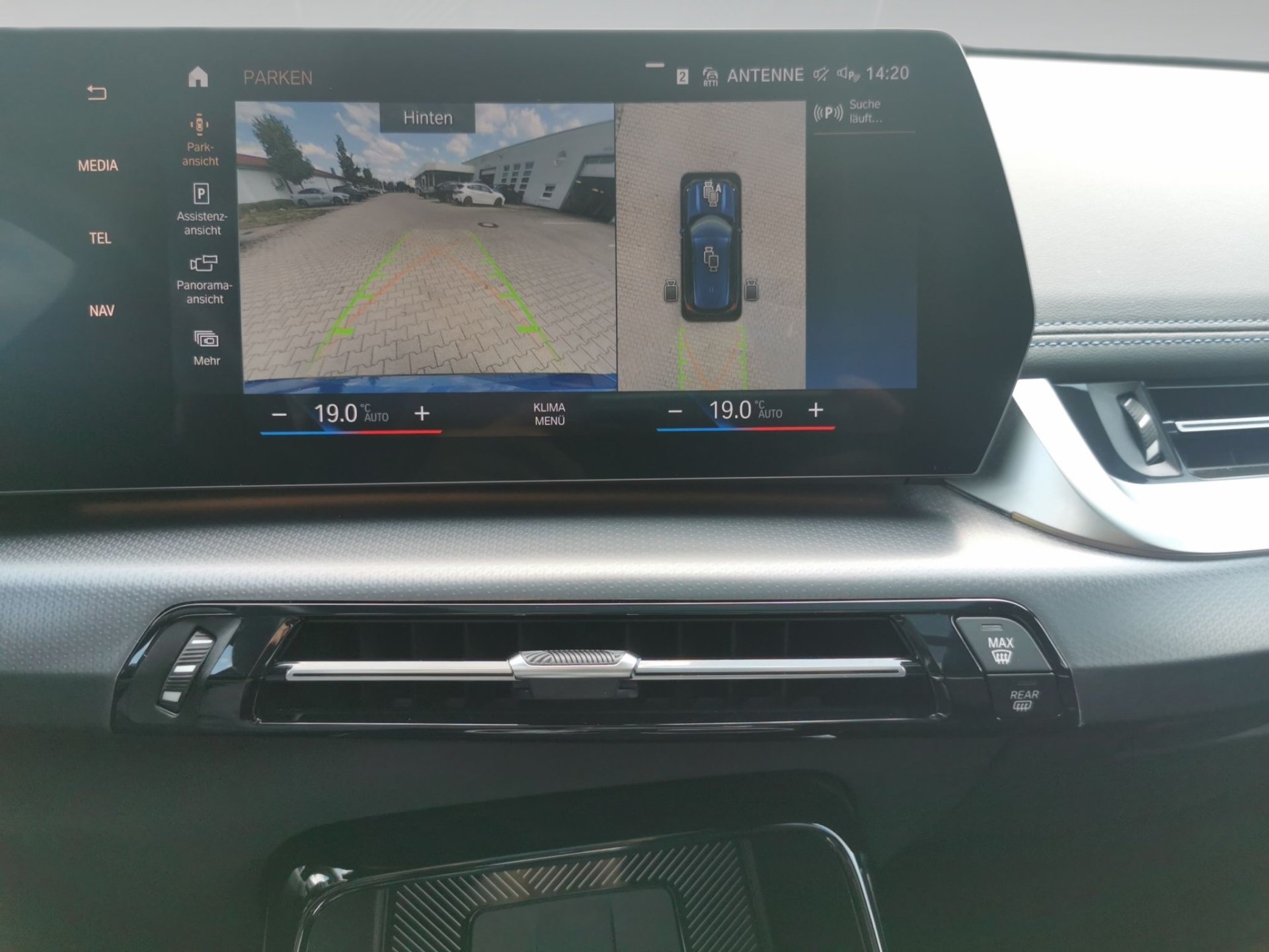 BMW X1 X1 xDrive23i M SPORT LED AHK Pano DrivingAss 360° (Bild 9)