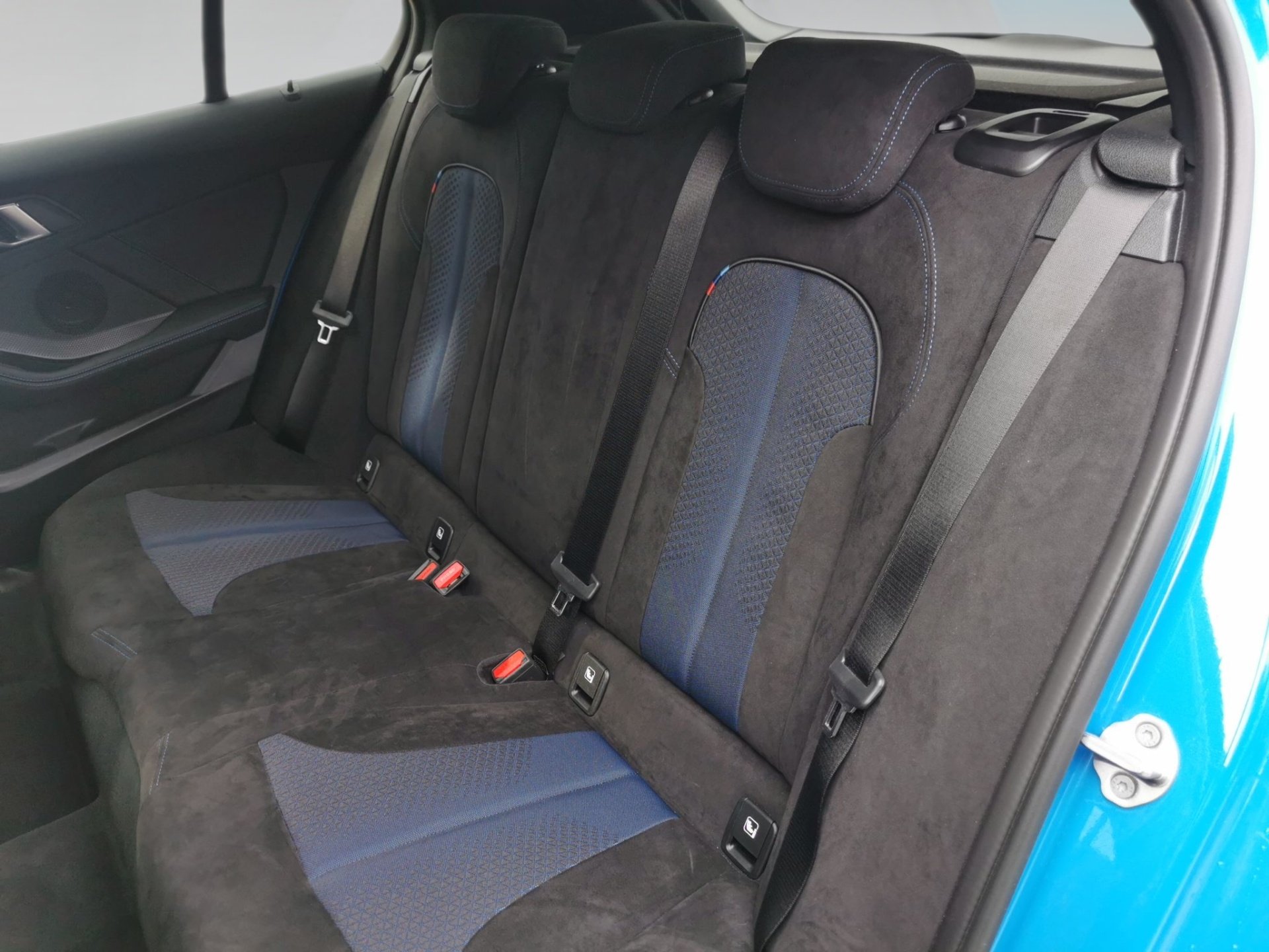 BMW 118i 118i Limousine M SPORT LED Navi PDC ActiveGuard (Bild 7)