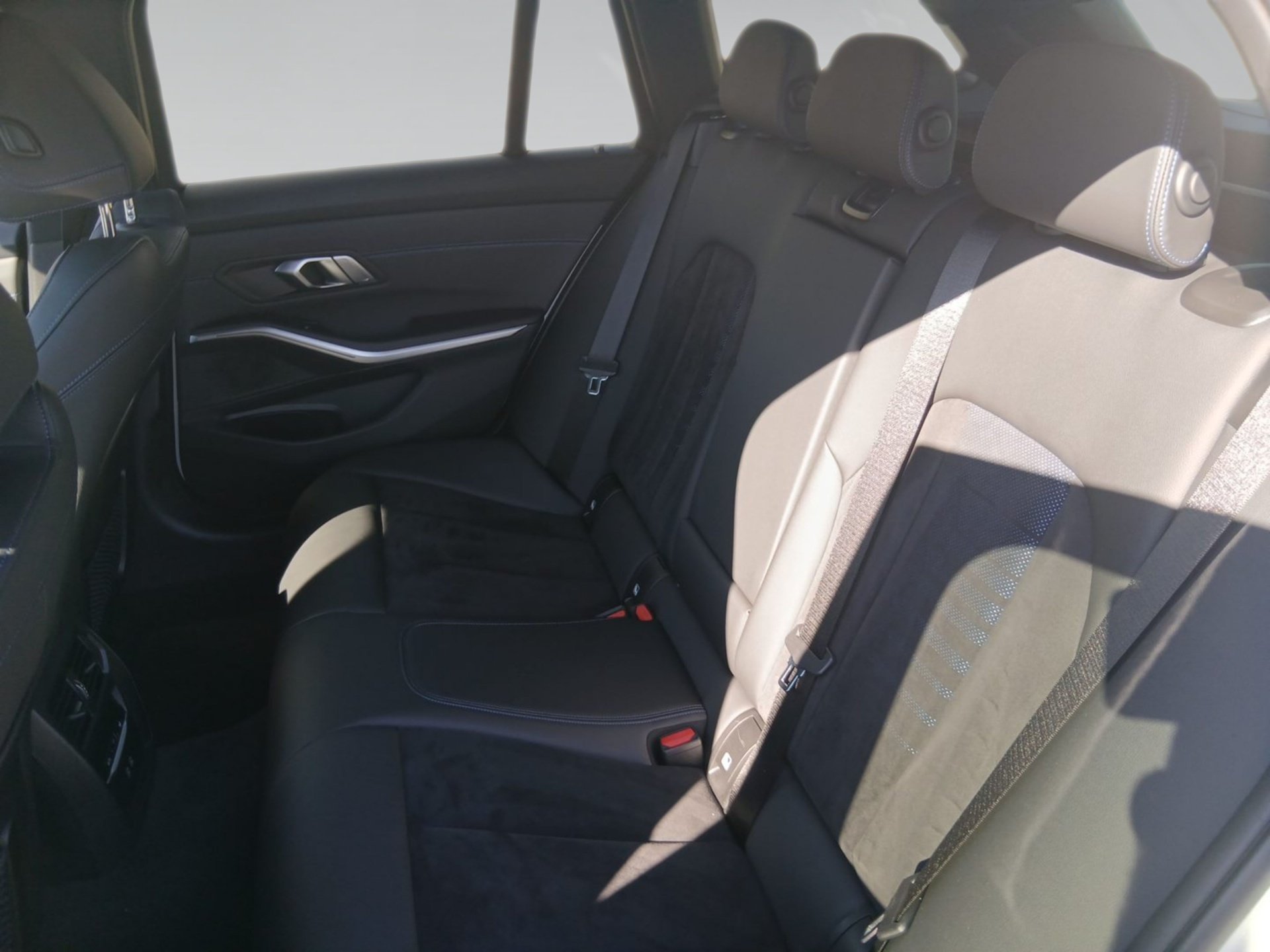 Bild 7 BMW 320d xDrive Touring M SPORT LED ACC AHK HeadUp