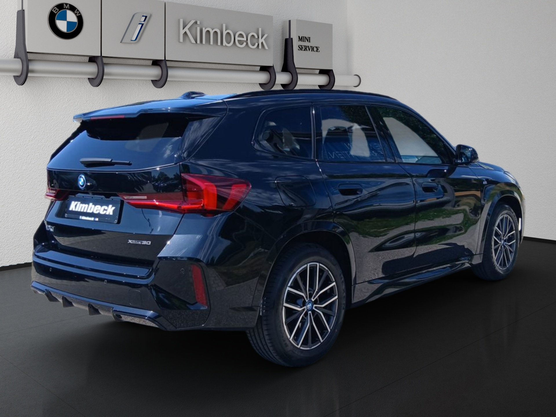 BMW iX1 xDrive30 M SPORT Pano AHK H&K ParkAss Navi iX1 xDrive30 M SPORT Pano AHK H&K ParkAss Navi (Bild 2)