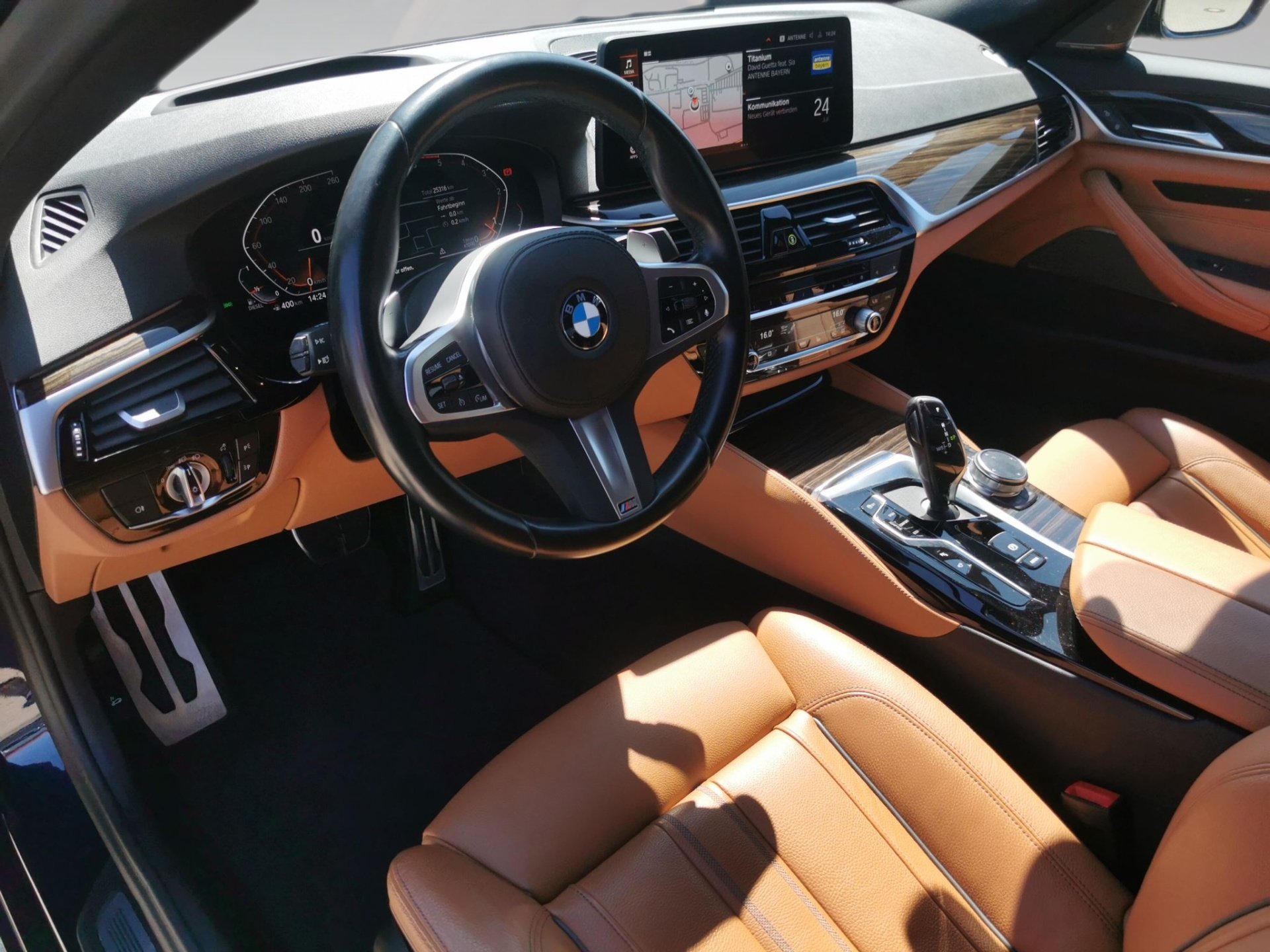 Bild 4 BMW 540d xDrive Limo M SPORT PRO INDIVI TANSANITBLAU