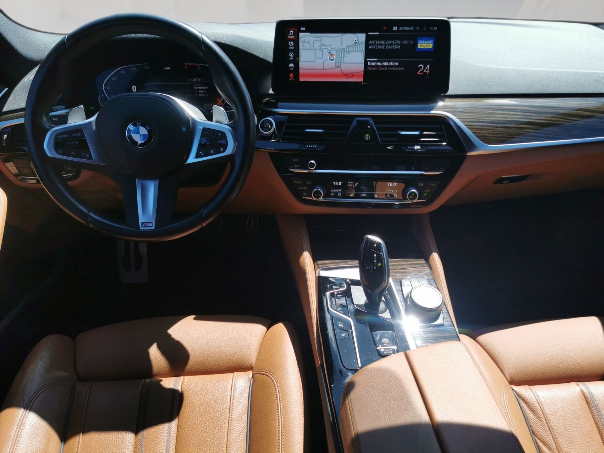 Bild 6 BMW 540d xDrive Limo M SPORT PRO INDIVI TANSANITBLAU