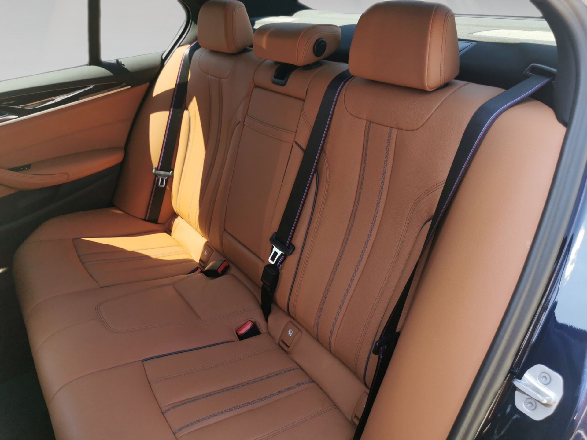Bild 7 BMW 540d xDrive Limo M SPORT PRO INDIVI TANSANITBLAU