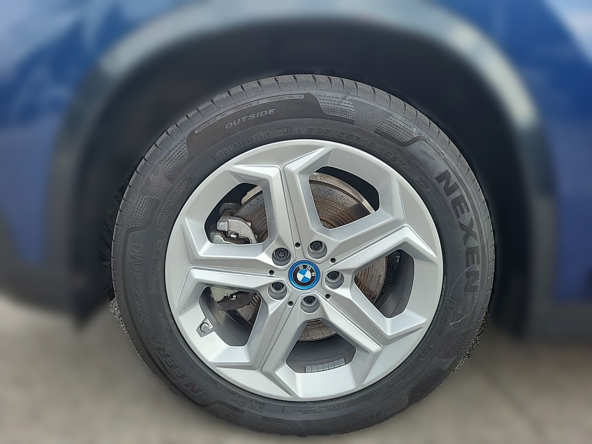 Bild 3 BMW IX1 xDrive30 xLine LED AHK HeadUp 360° KeyLess