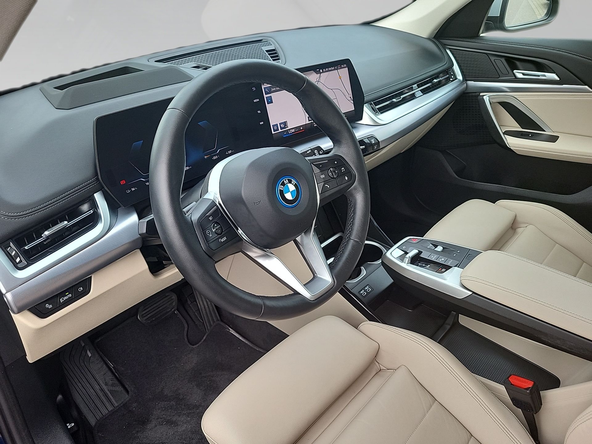 Bild 4 BMW IX1 xDrive30 xLine LED AHK HeadUp 360° KeyLess