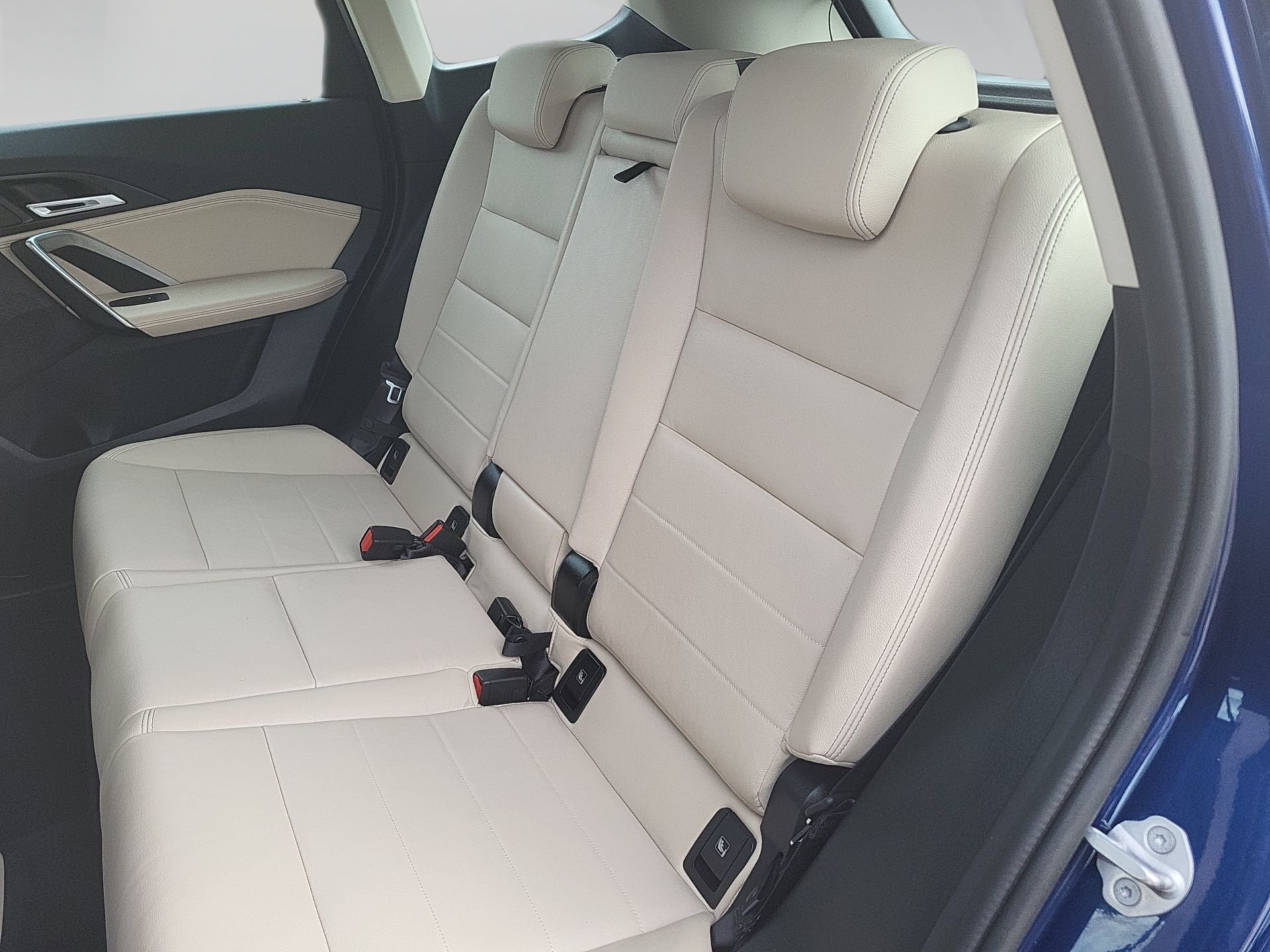 Bild 7 BMW IX1 xDrive30 xLine LED AHK HeadUp 360° KeyLess