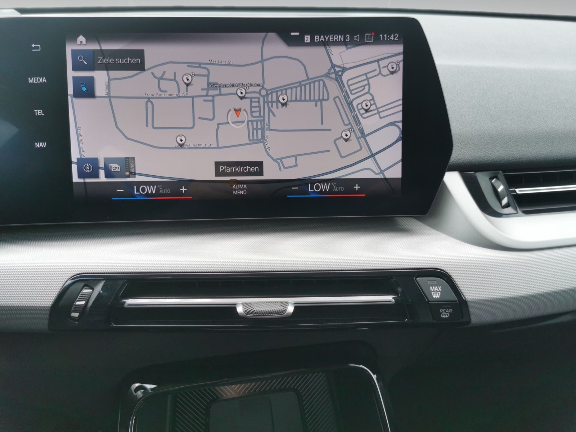 Bild 8 BMW iX1 xDrive30 LED DrivingAssPlus 360° HeadUp KeyLe