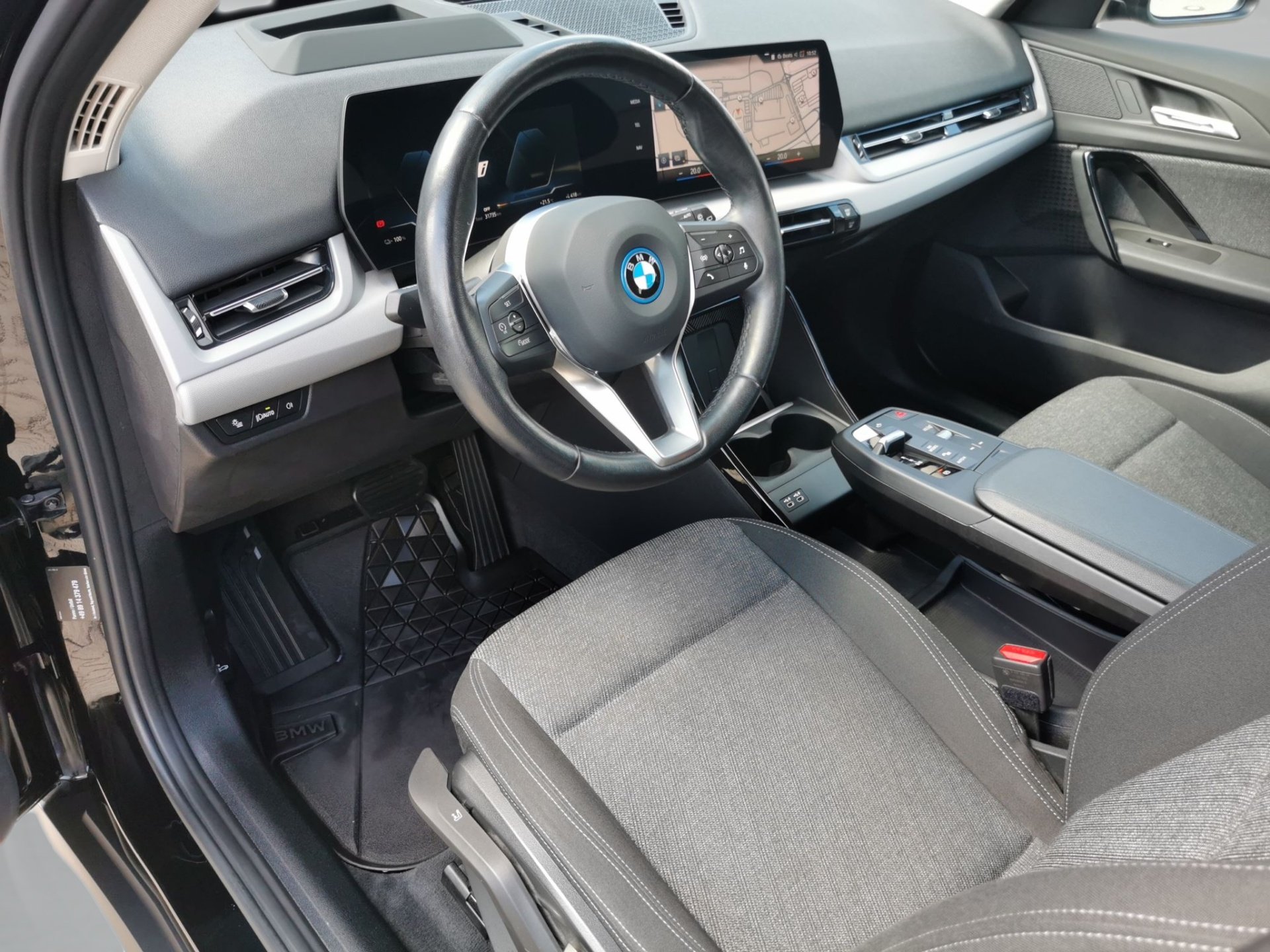 Bild 4 BMW iX1 xDrive30 LED HeadUp 360° KeyLess Navi