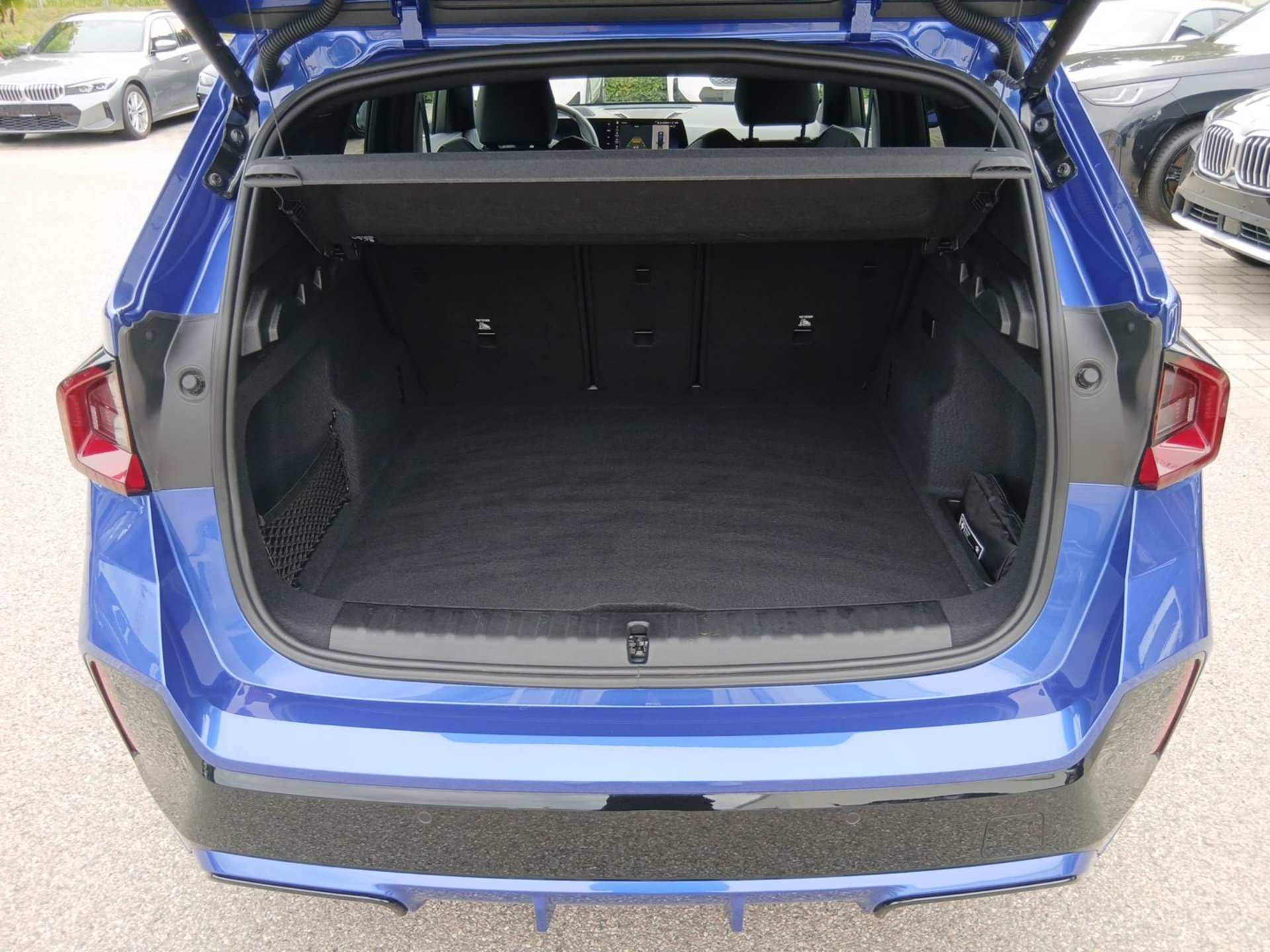 BMW iX1 xDrive30 M SPORT 360° ACC Aktivsitz HeadU AHK iX1 xDrive30 M SPORT 360° ACC Aktivsitz HeadU AHK (Bild 10)