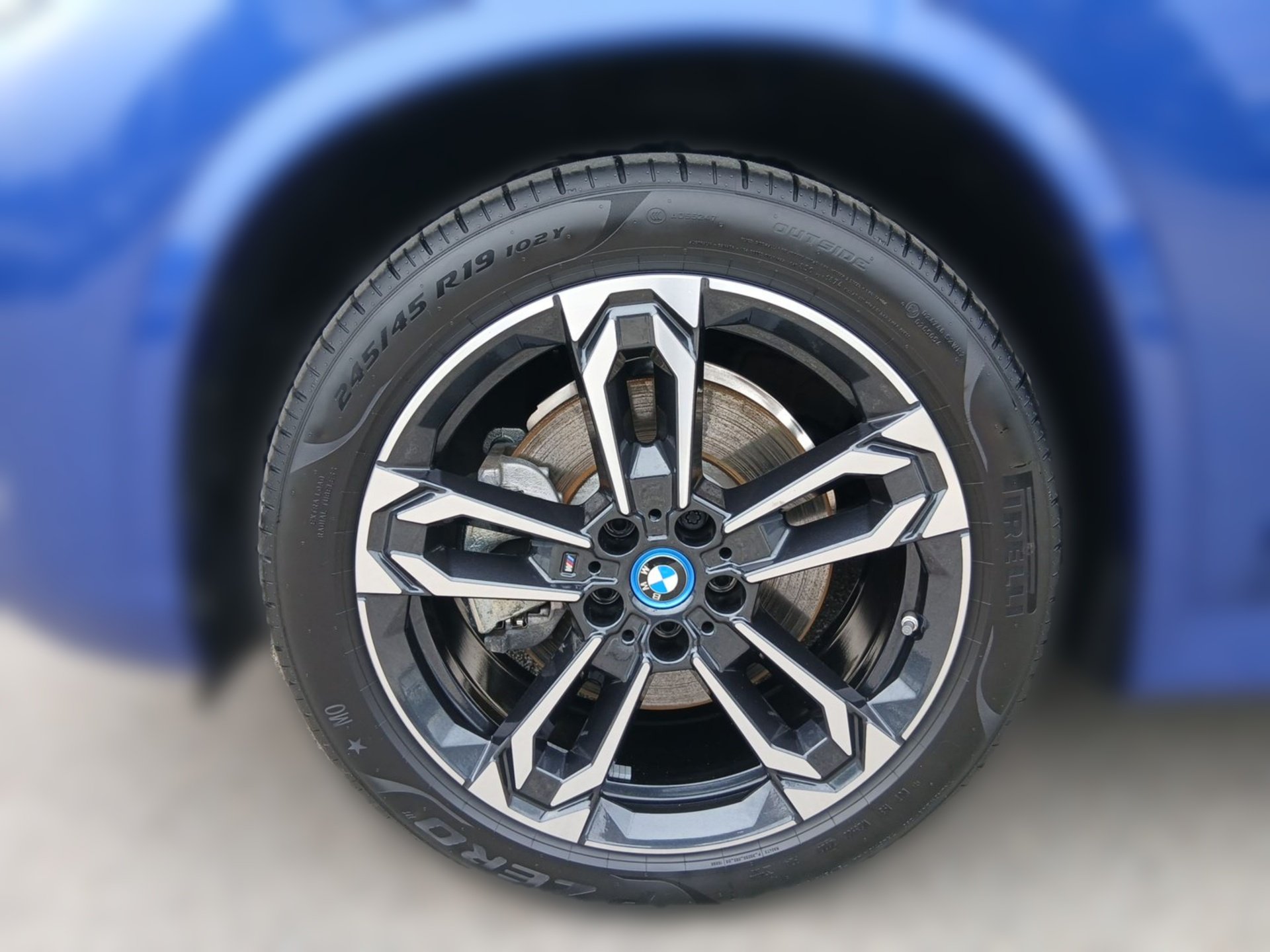 BMW iX1 xDrive30 M SPORT 360° ACC Aktivsitz HeadU AHK iX1 xDrive30 M SPORT 360° ACC Aktivsitz HeadU AHK (Bild 3)