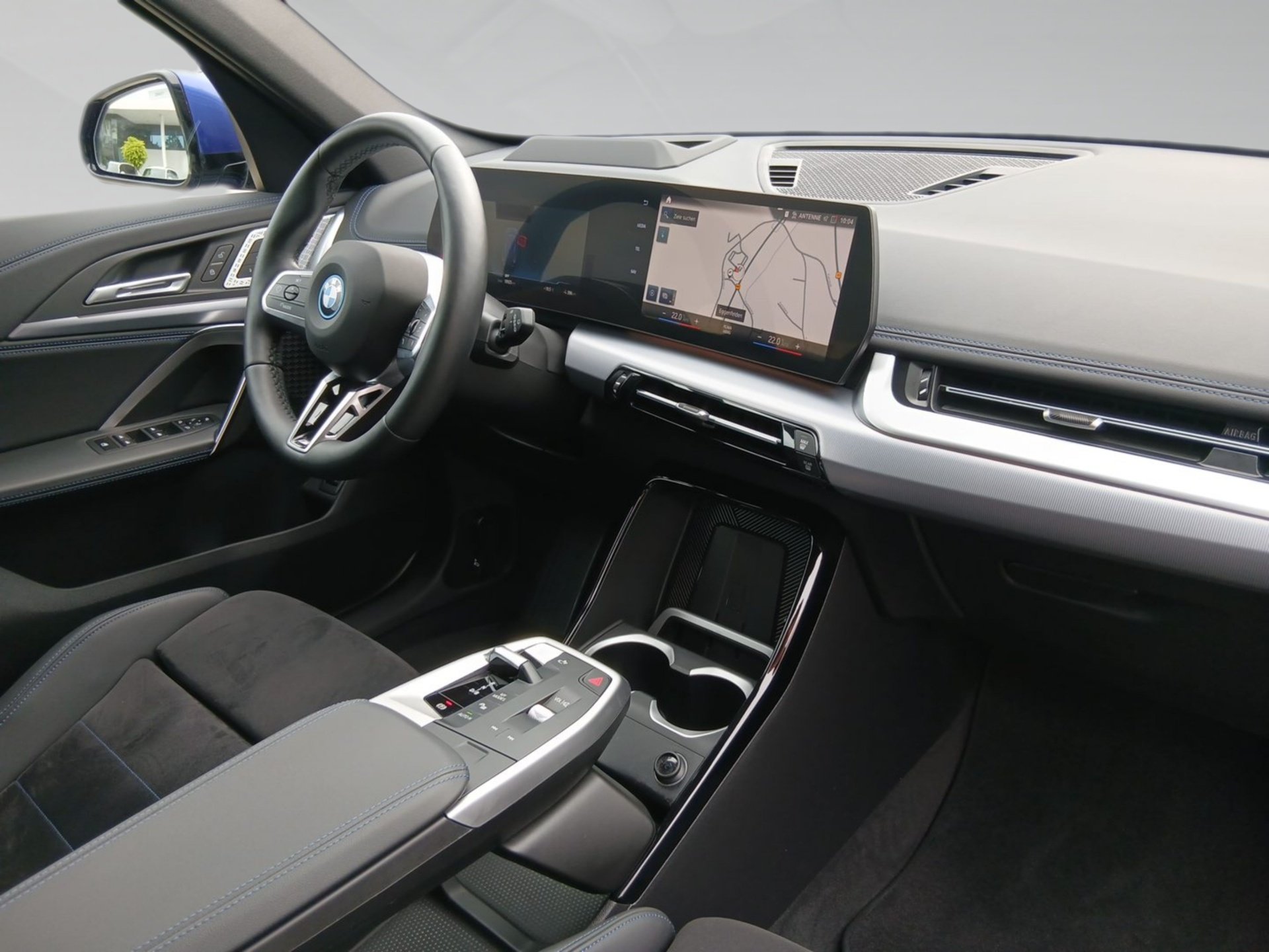 BMW iX1 xDrive30 M SPORT 360° ACC Aktivsitz HeadU AHK iX1 xDrive30 M SPORT 360° ACC Aktivsitz HeadU AHK (Bild 5)