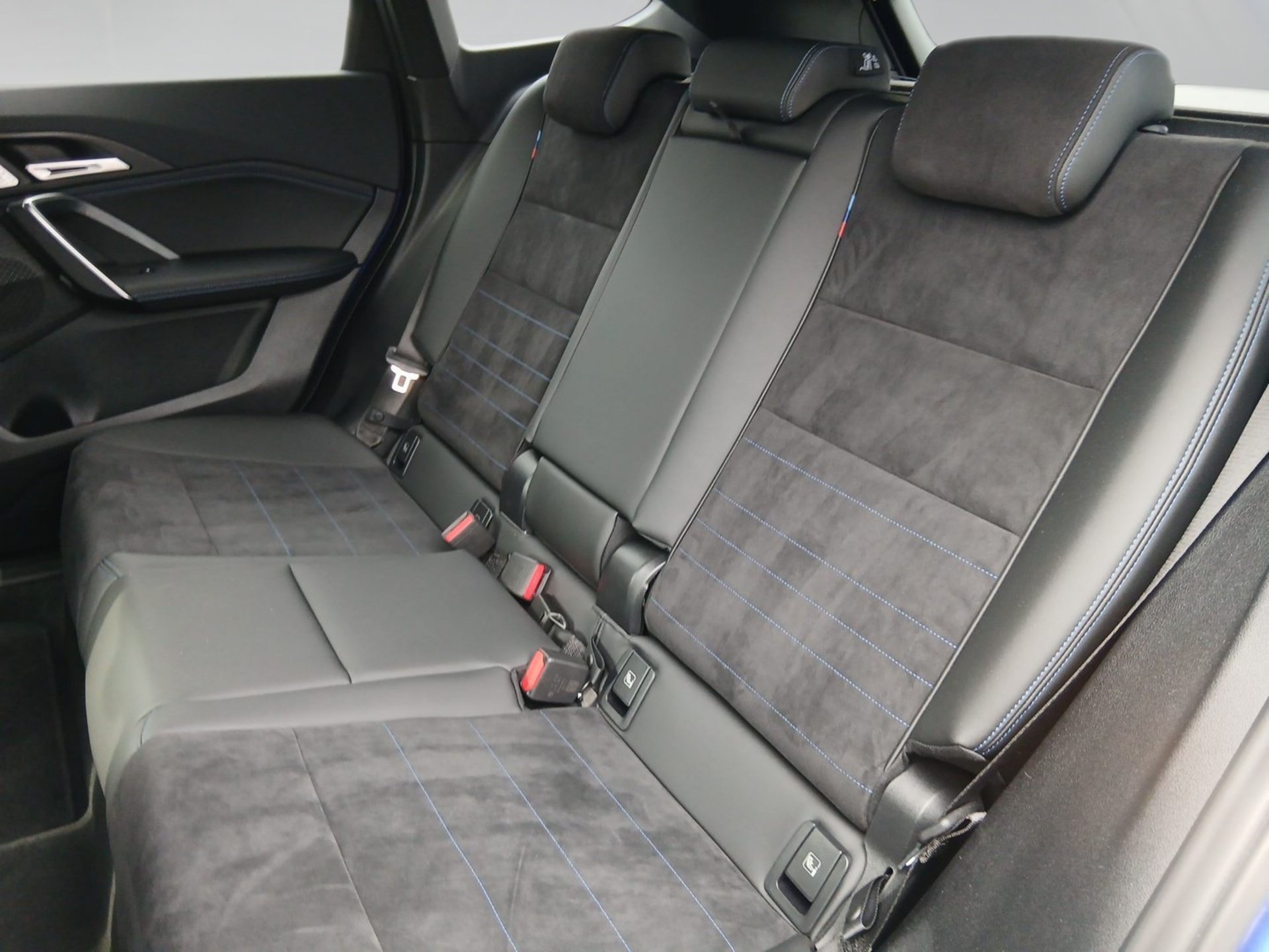 BMW iX1 xDrive30 M SPORT 360° ACC Aktivsitz HeadU AHK iX1 xDrive30 M SPORT 360° ACC Aktivsitz HeadU AHK (Bild 7)