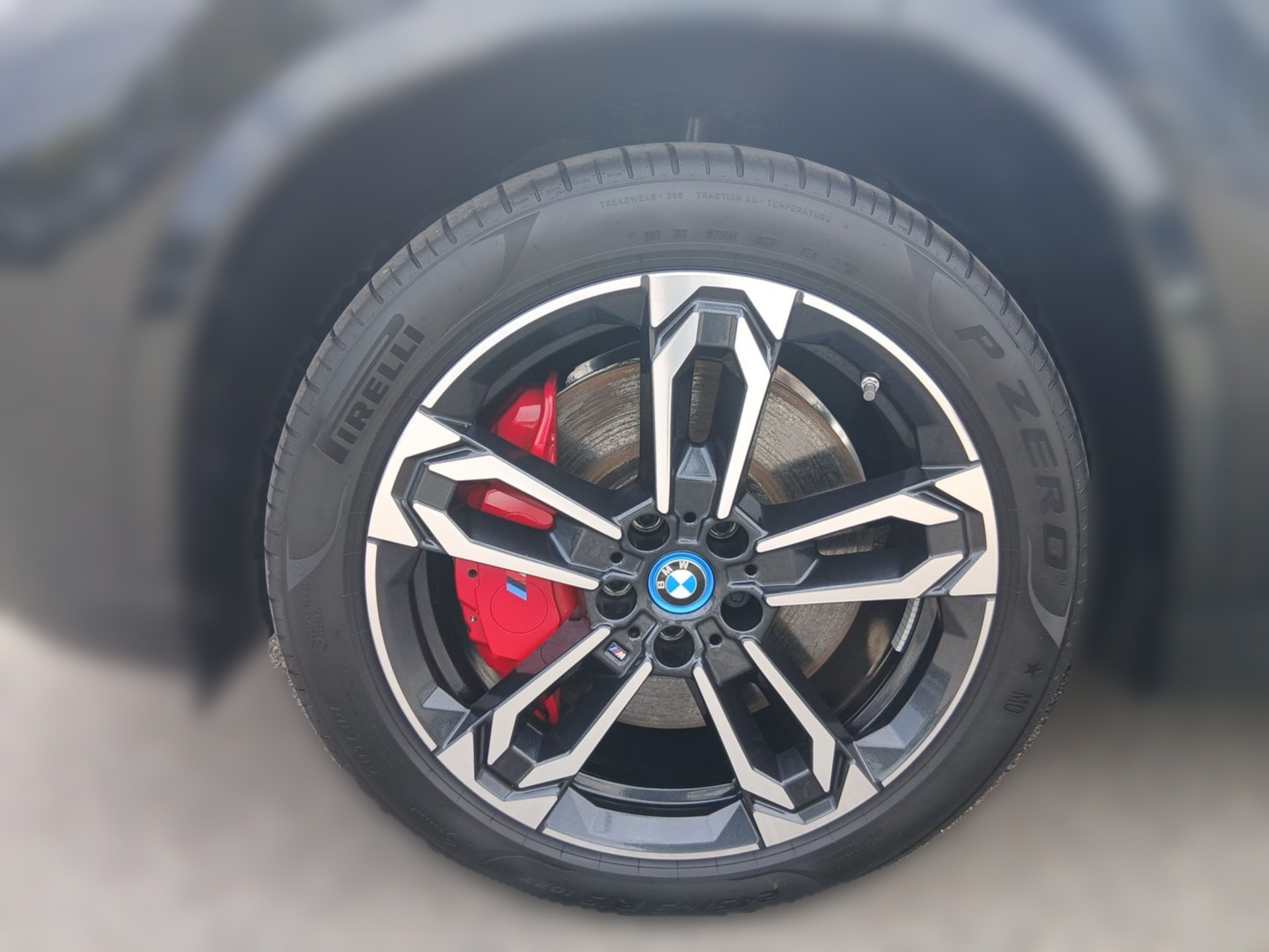 Bild 3 BMW iX1 xDrive30 M SPORT PRO ACC 360° AHK HeadUp LHZ