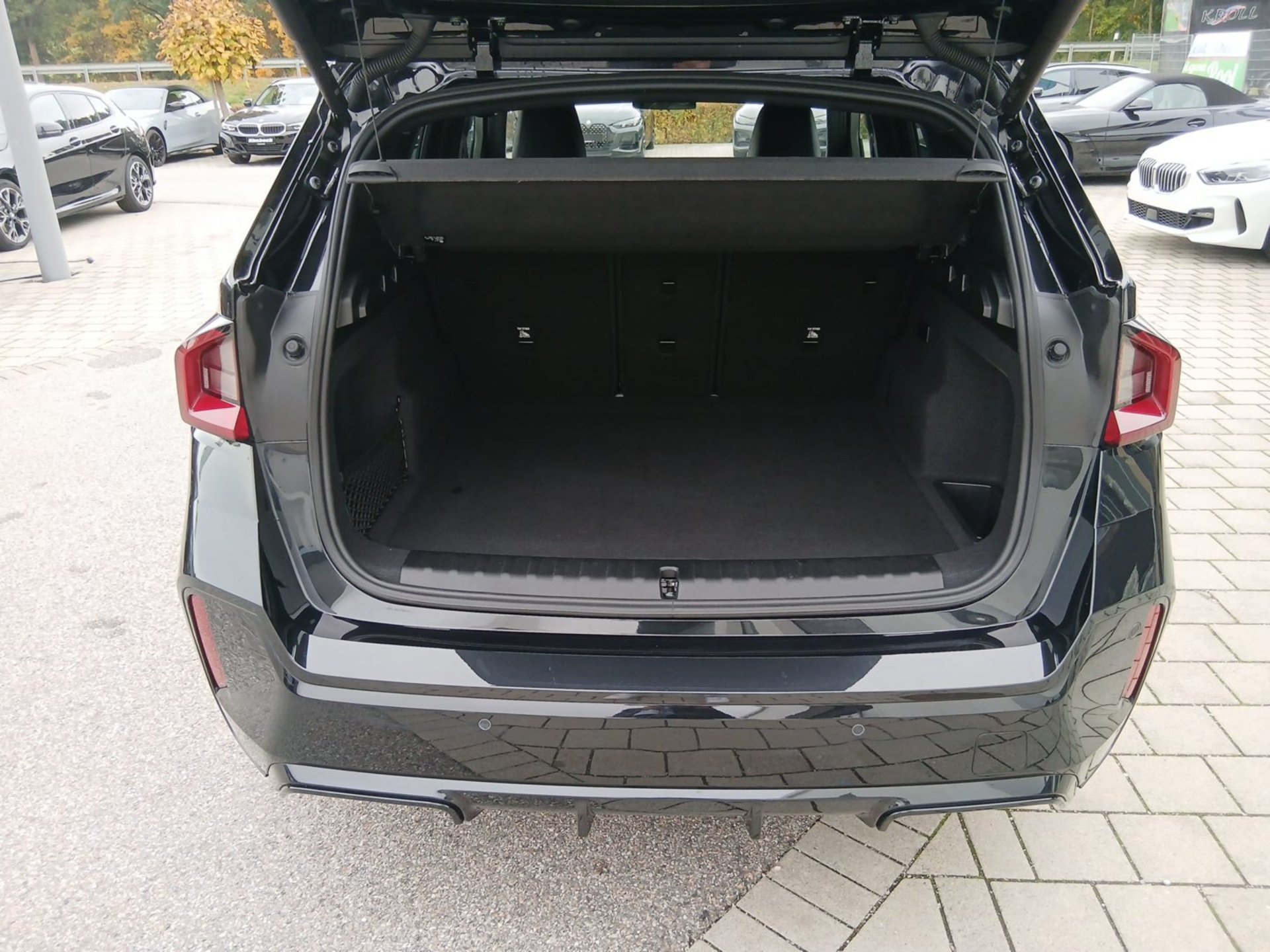 Bild 10 BMW iX1 xDrive30 M SPORT HeadUp AHK 360° ACC Lenkhzg
