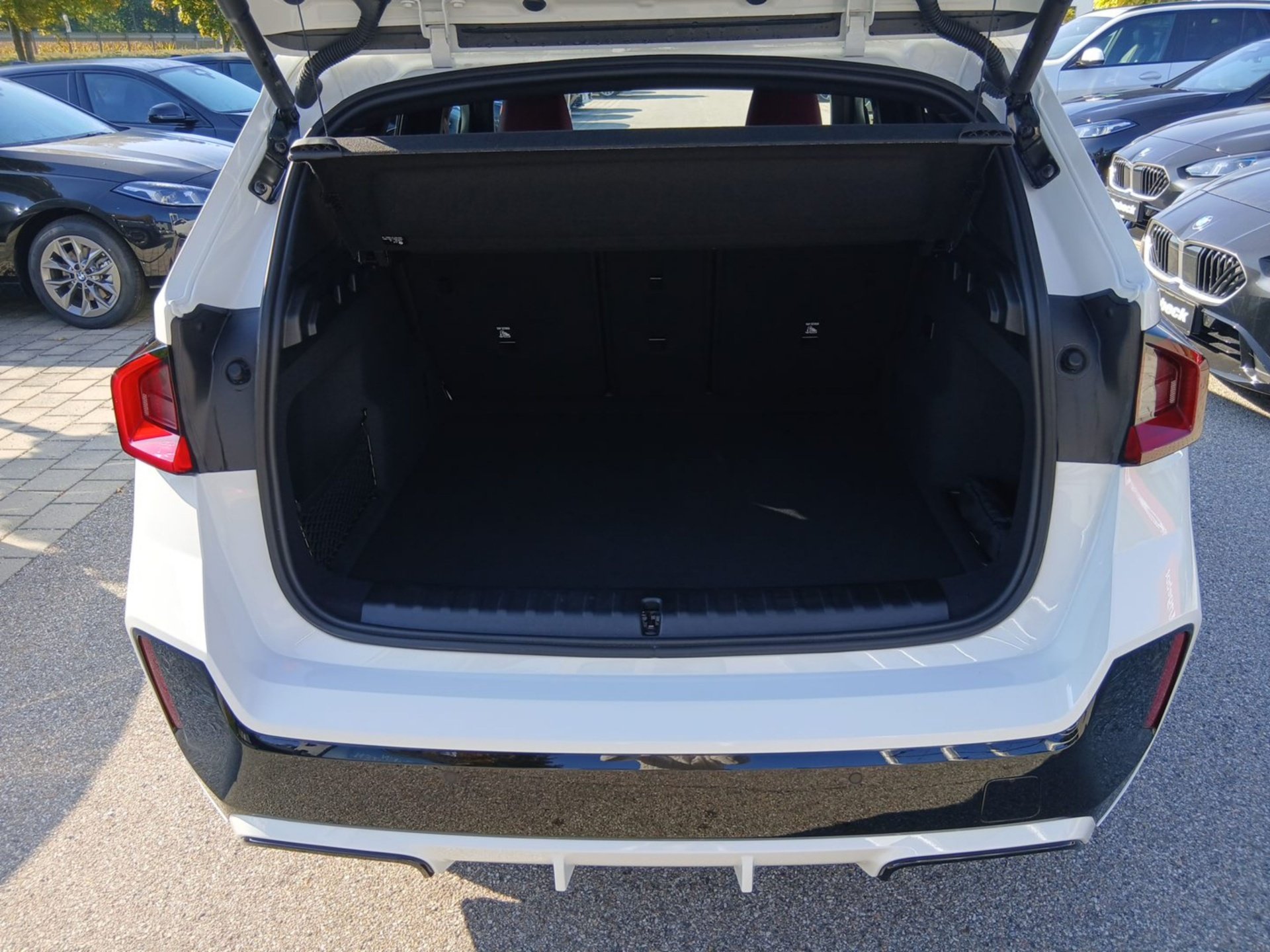 Bild 10 BMW iX1 xDrive30 M SPORT PRO ACC HeadU AHK H&K Lenkhz