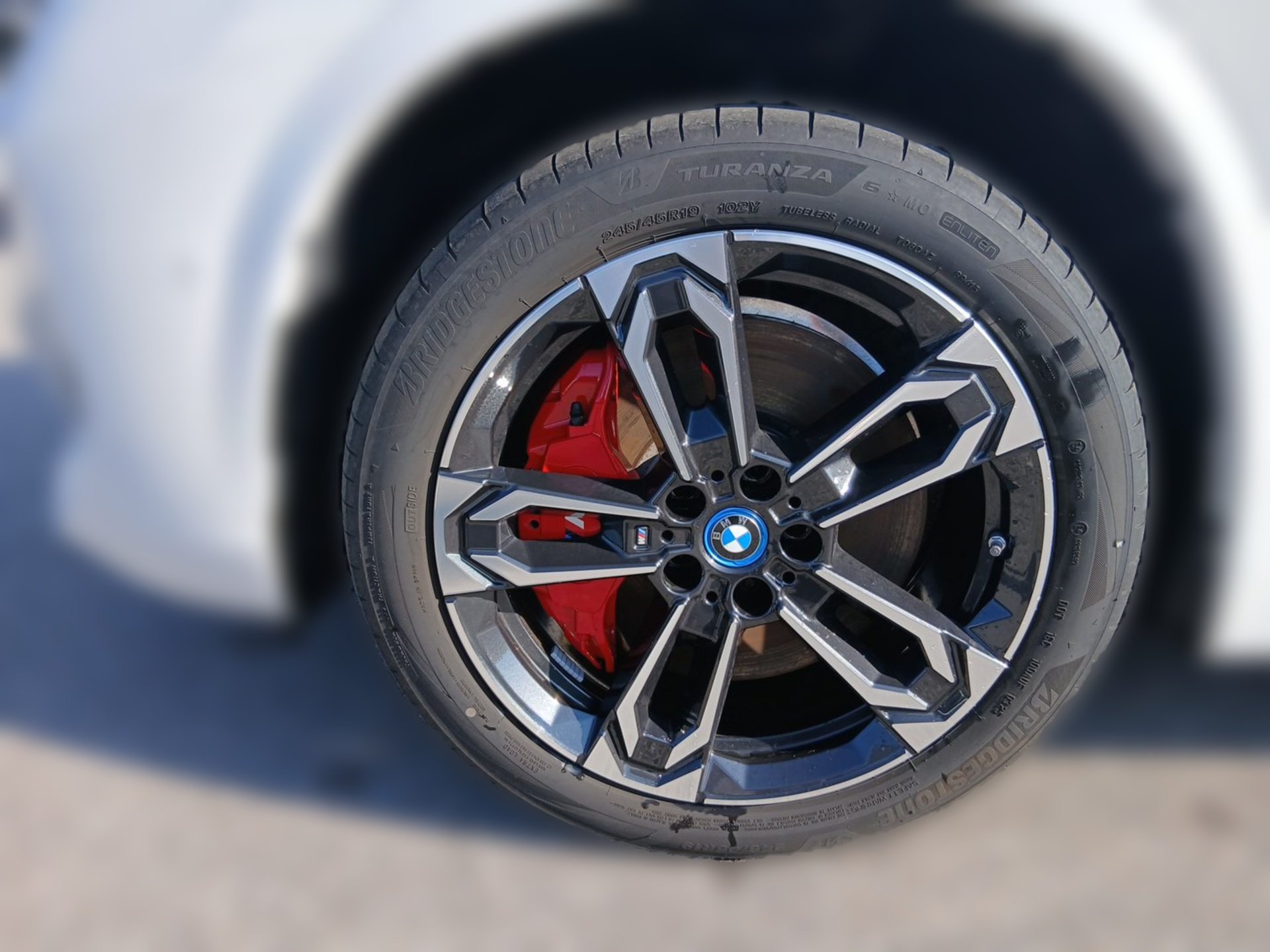 Bild 3 BMW iX1 xDrive30 M SPORT PRO ACC HeadU AHK H&K Lenkhz