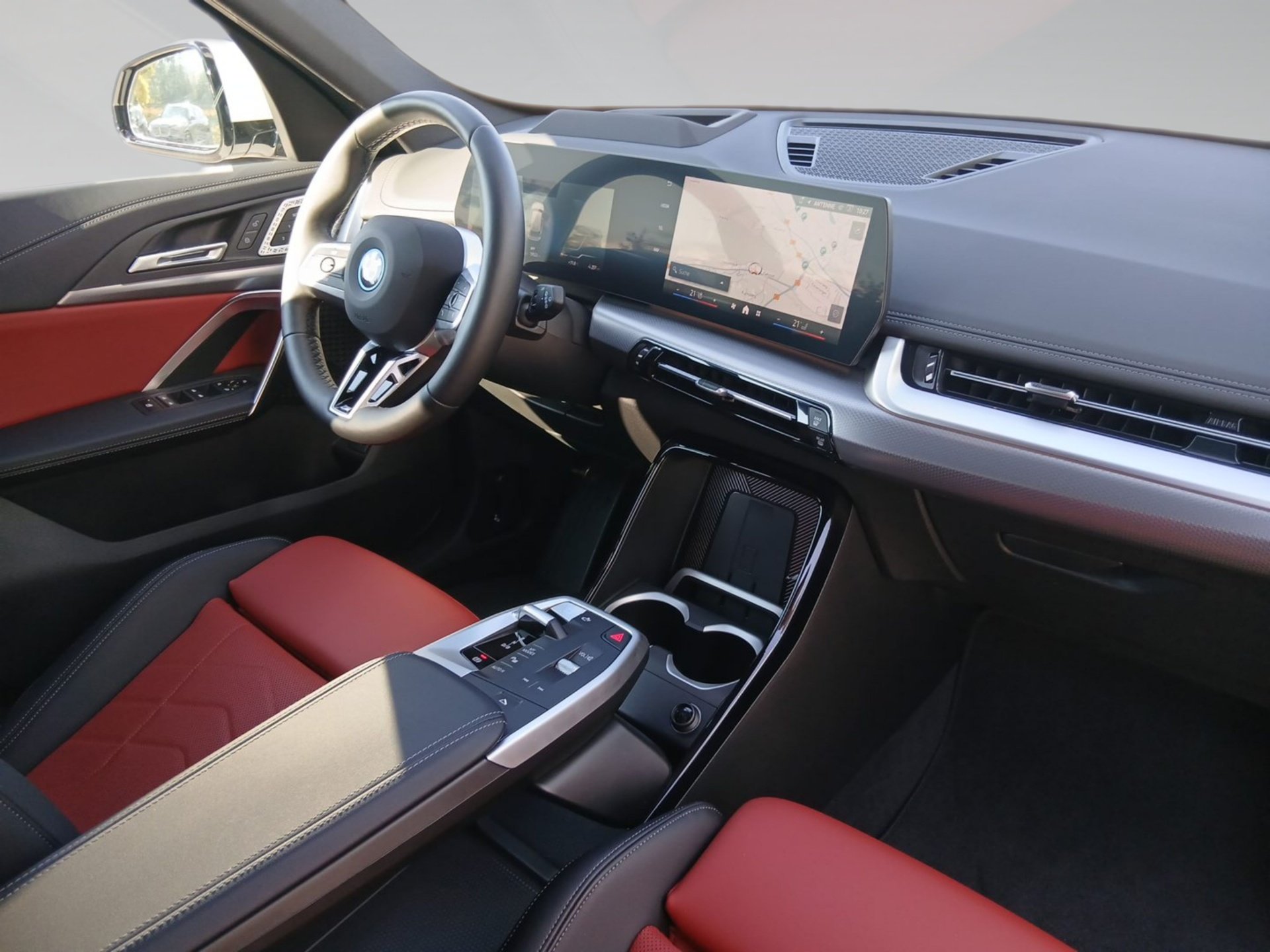 Bild 5 BMW iX1 xDrive30 M SPORT PRO ACC HeadU AHK H&K Lenkhz