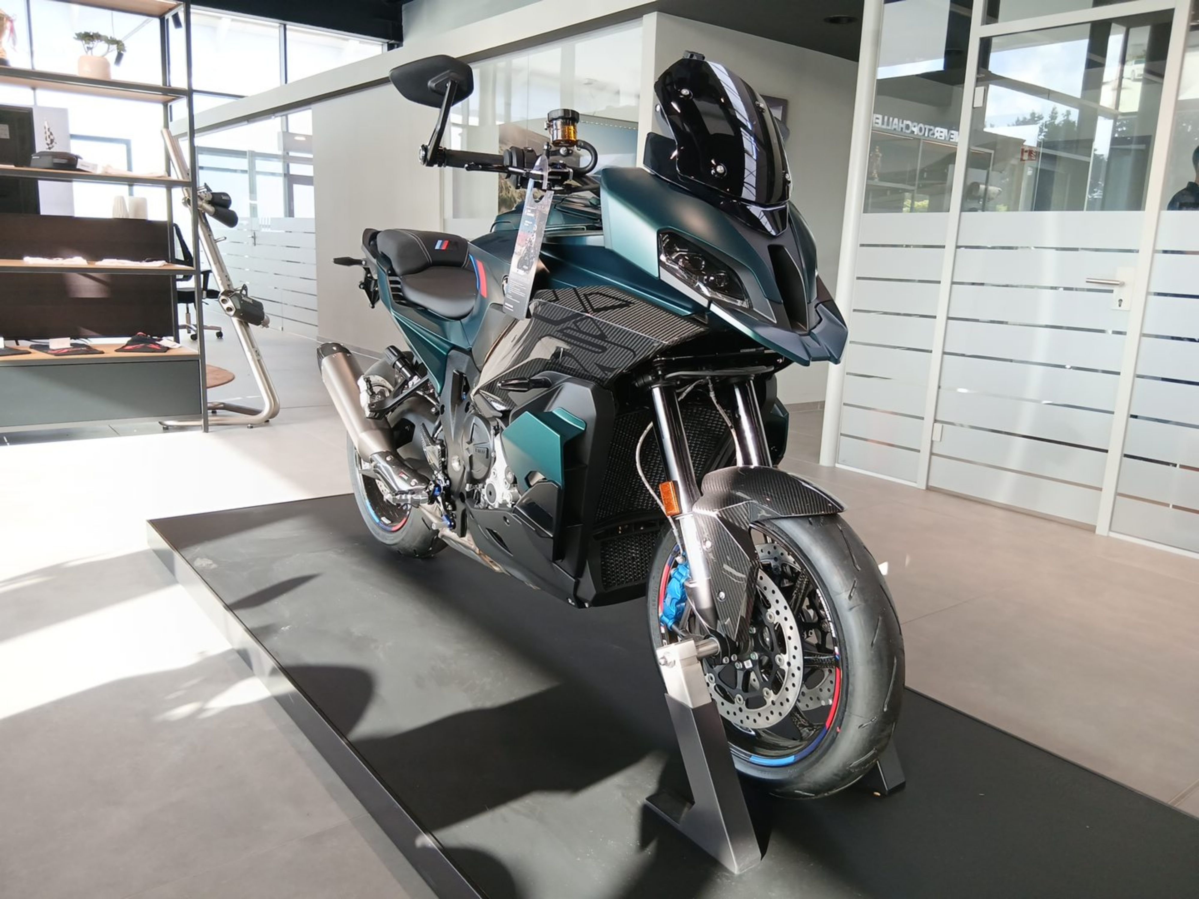 BMW  M 1000 XR Competition Fräßteile / Carbon Paket (Bild 3)