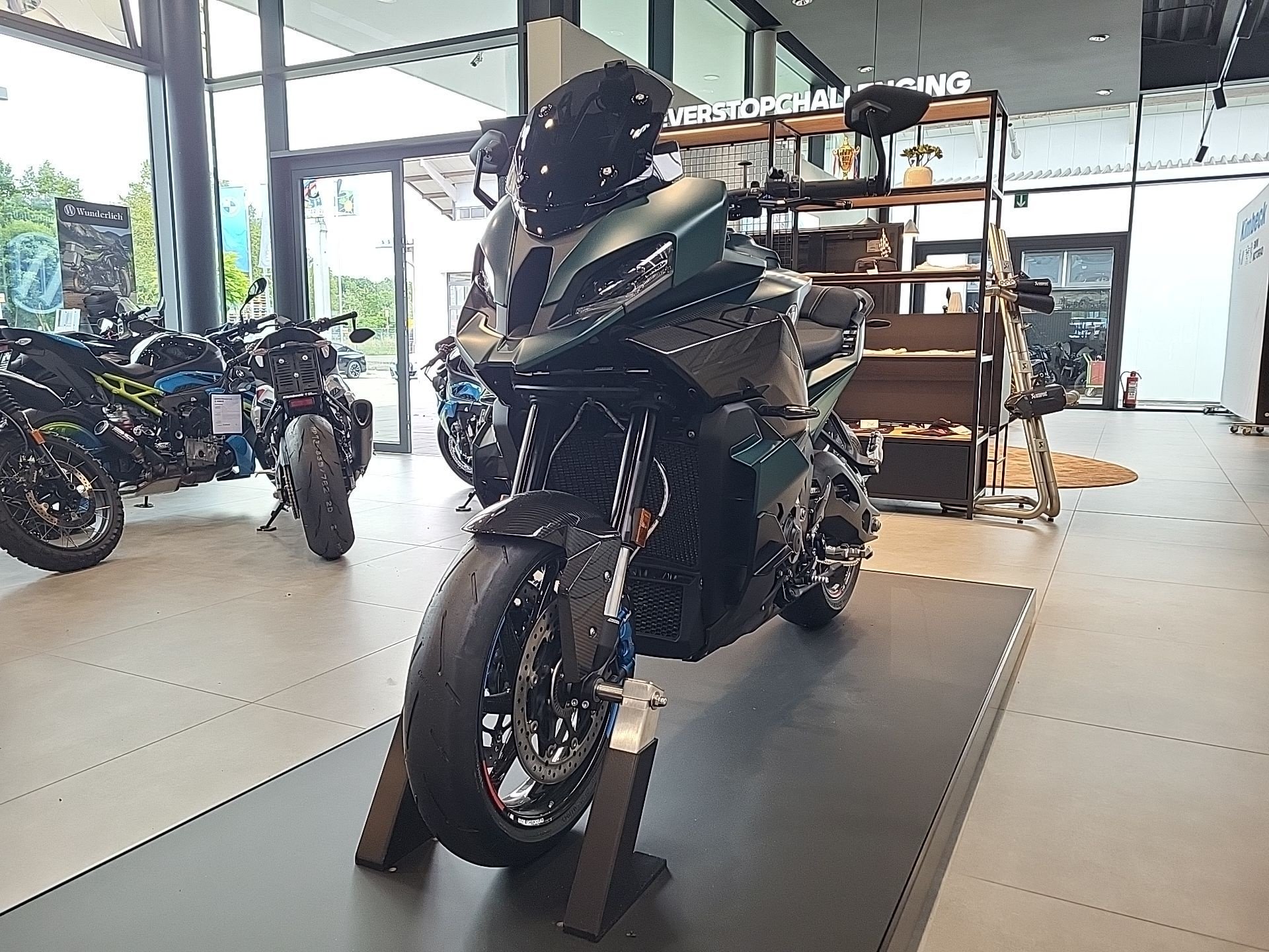 BMW  M 1000 XR Competition Fräßteile / Carbon Paket (Bild 4)