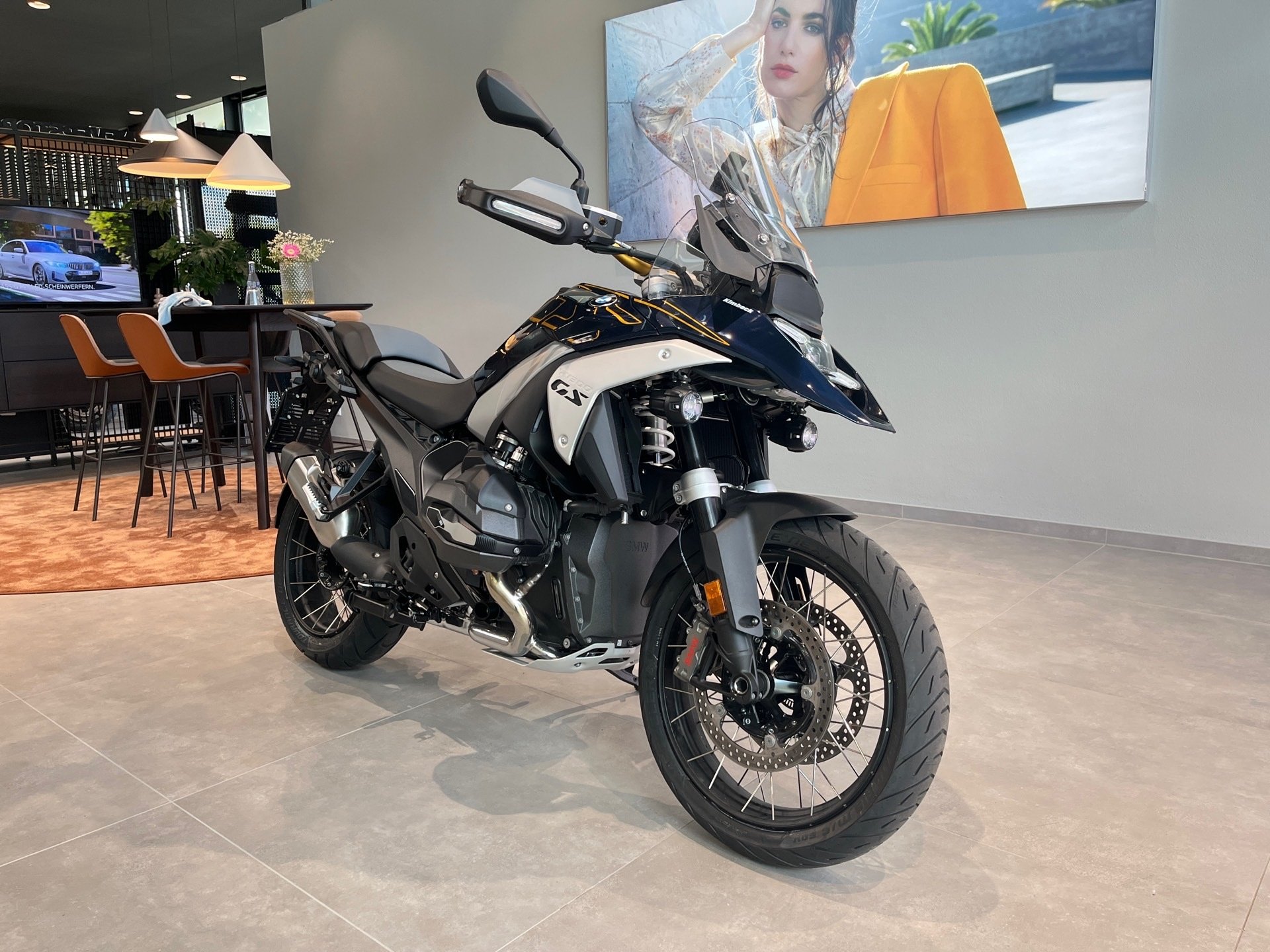 BMW  R 1300 GS Opt.719 Biscaya 4.Pakete/Adap.Höhenreg/ (Bild 2)