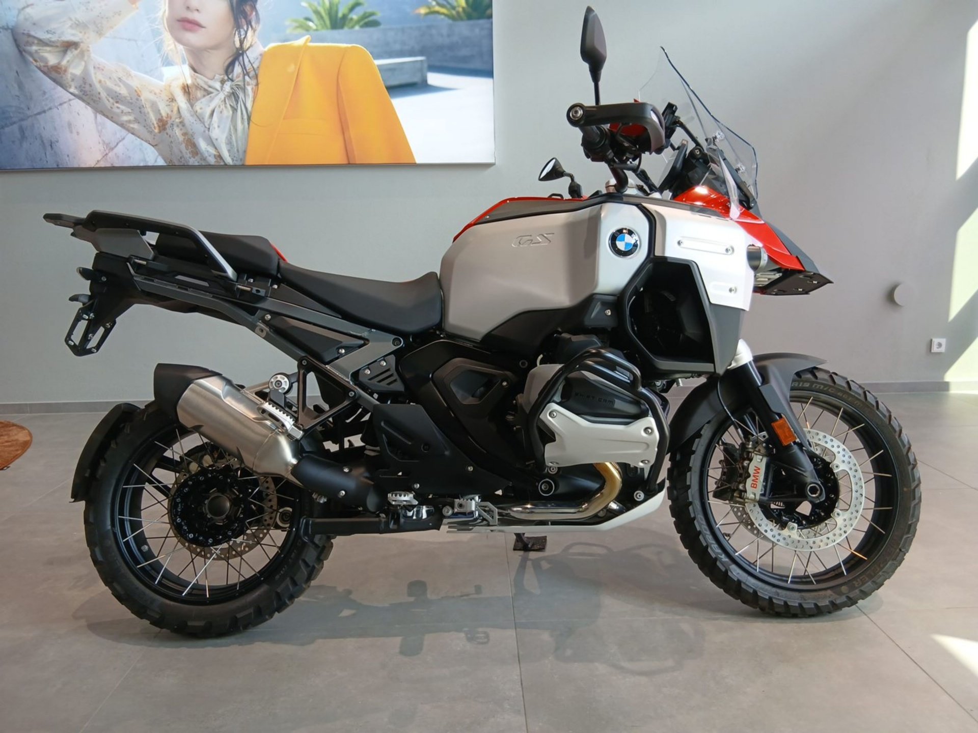 BMW  R 1300 GS Adventure Tour/Dyna/Adap.Höh 2.KM NEU (Bild 1)
