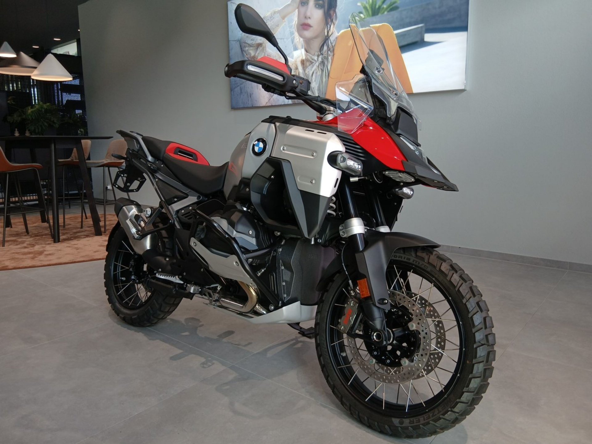 BMW  R 1300 GS Adventure Tour/Dyna/Adap.Höh 2.KM NEU (Bild 2)