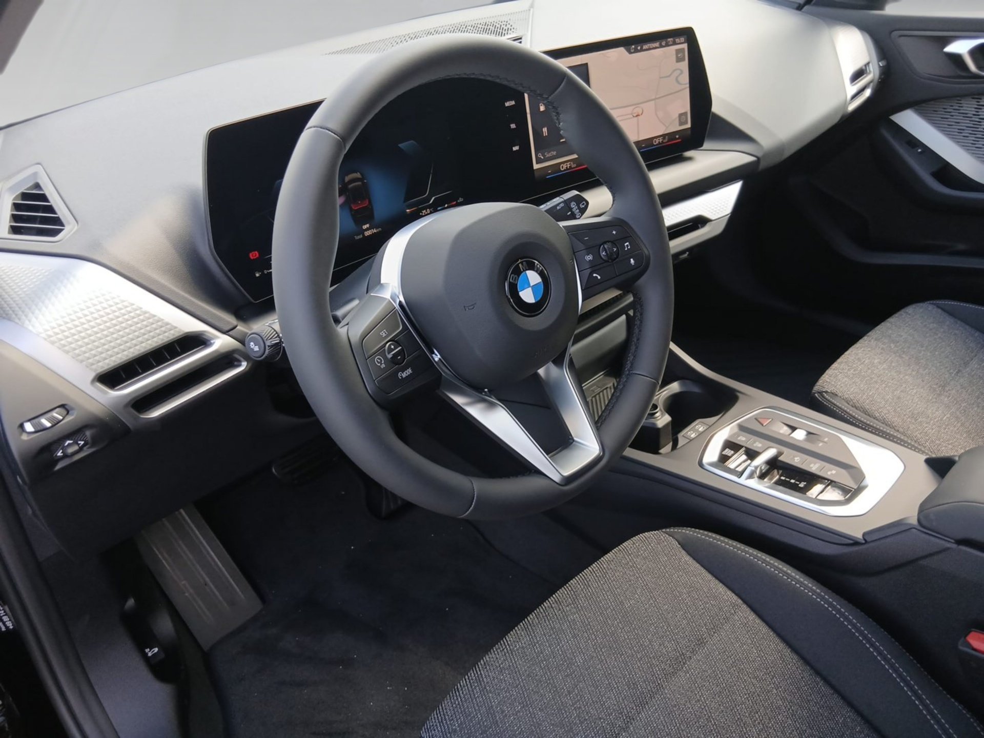 Bild 5 BMW 116 Limousine LED DrivingAss ParkAss KeyLess Navi