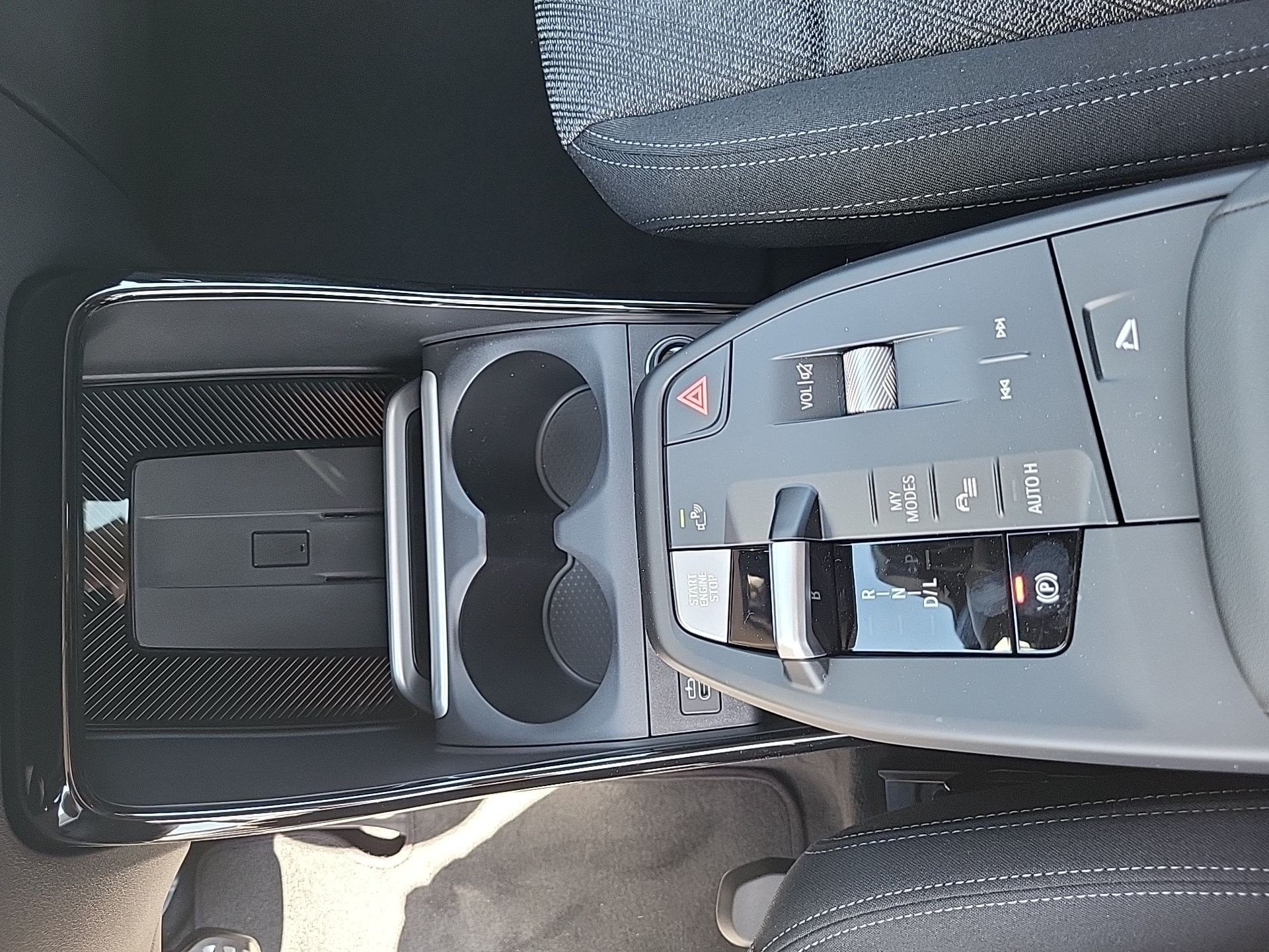 Bild 12 BMW 218i Active Tourer LED ACC AHK ParkAss Lenkhzg