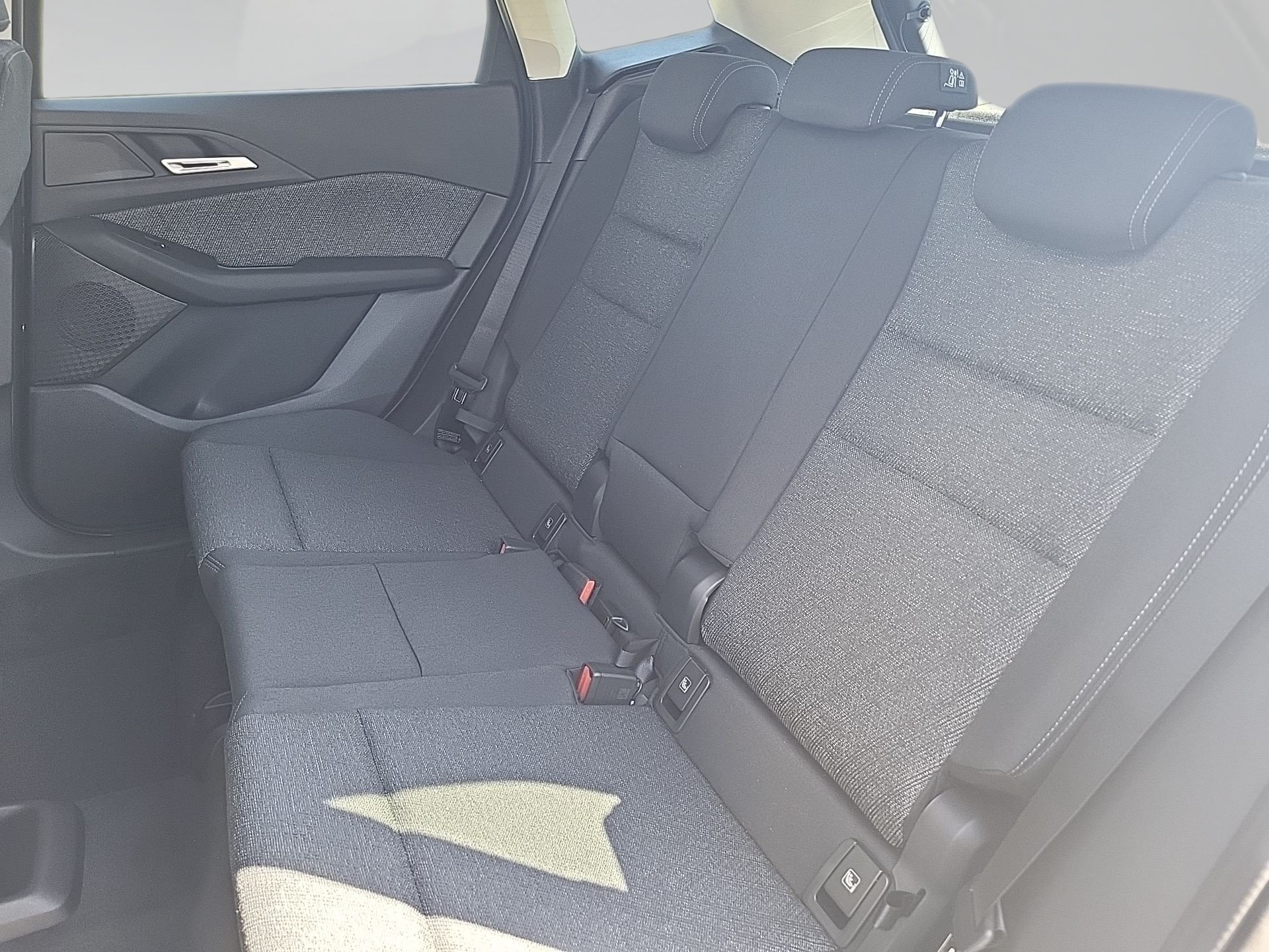 Bild 8 BMW 218i Active Tourer LED ACC AHK ParkAss Lenkhzg