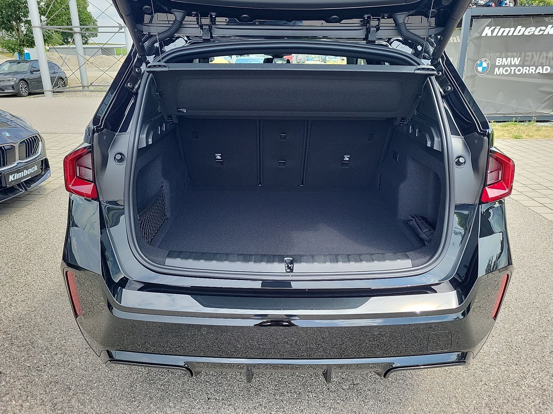 BMW iX1 eDrive20 M SPORT LED ACC AHK ParkAss KeyLess iX1 eDrive20 M SPORT LED ACC AHK ParkAss KeyLess (Bild 10)