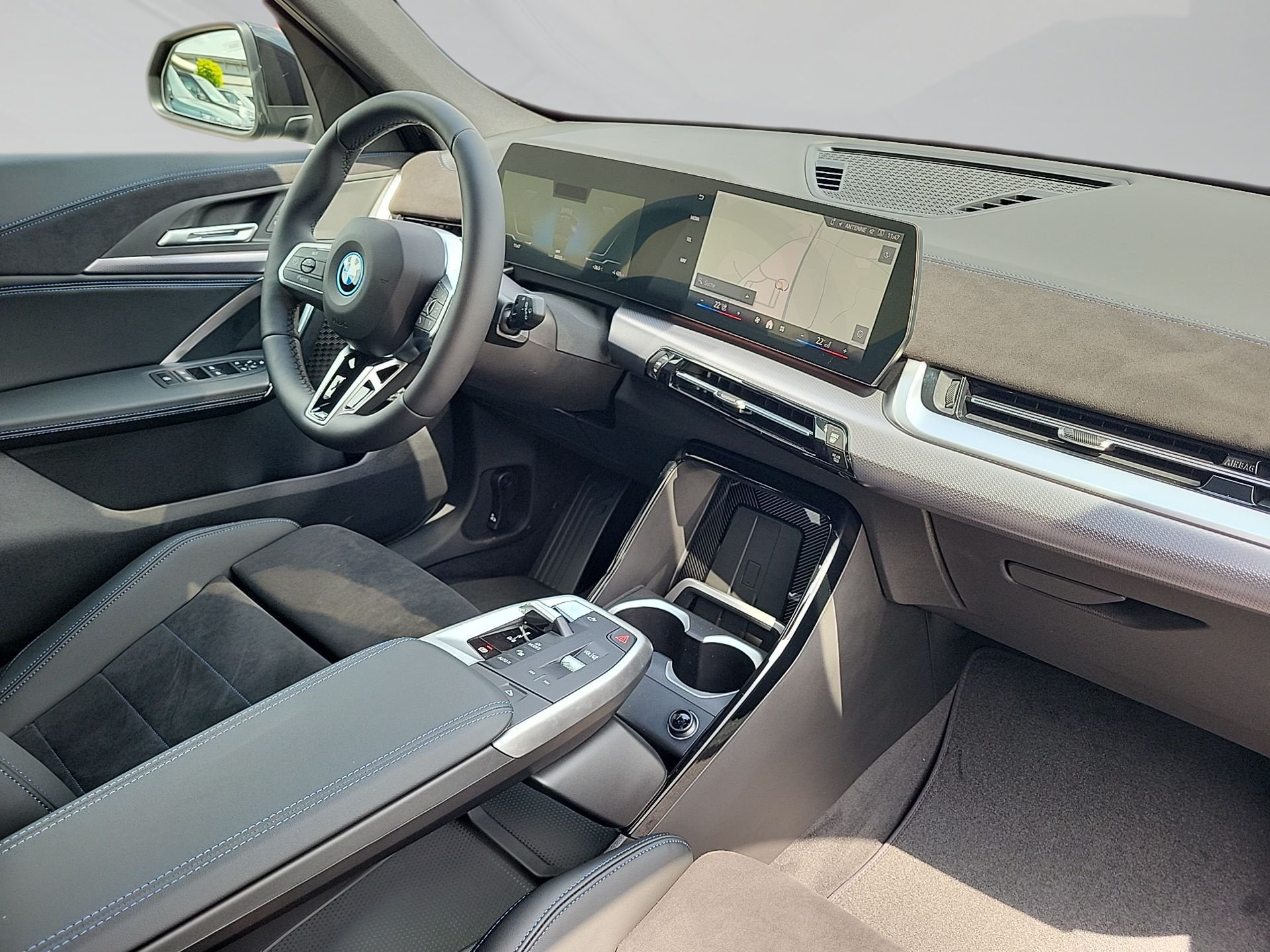 BMW iX1 eDrive20 M SPORT LED ACC AHK ParkAss KeyLess iX1 eDrive20 M SPORT LED ACC AHK ParkAss KeyLess (Bild 5)