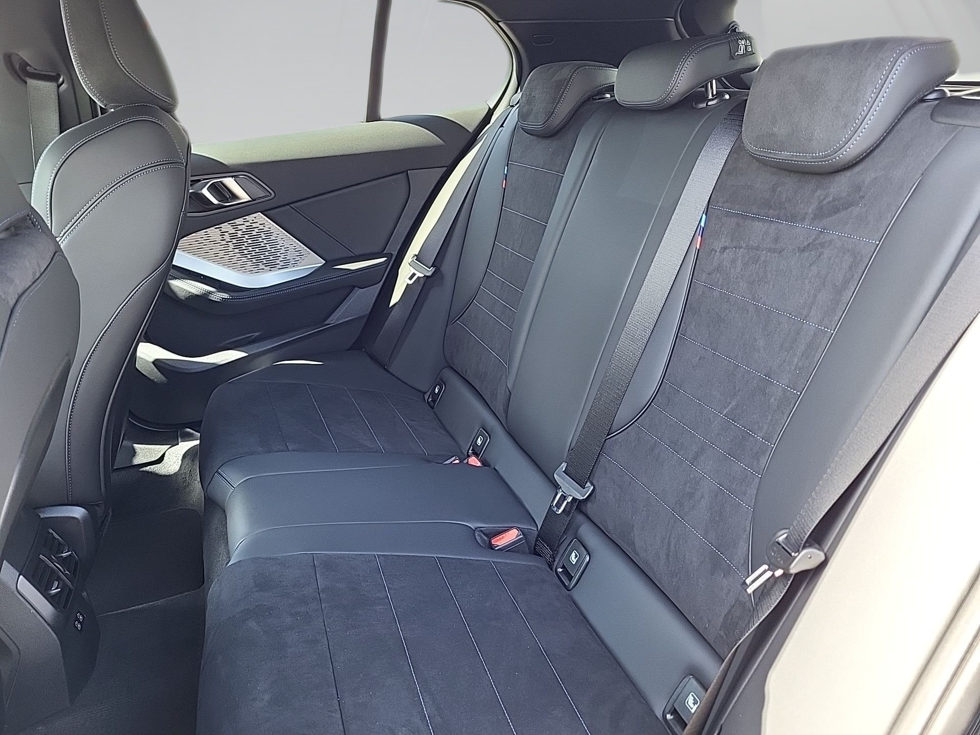 BMW 120 120 M SPORT LED ParkAss DrivingAss KeyLess Navi (Bild 8)
